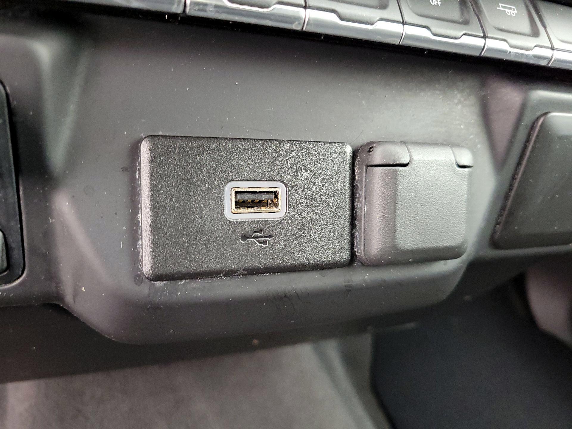 Thumbnail: 2019 Chevrolet Silverado 1500 - 18