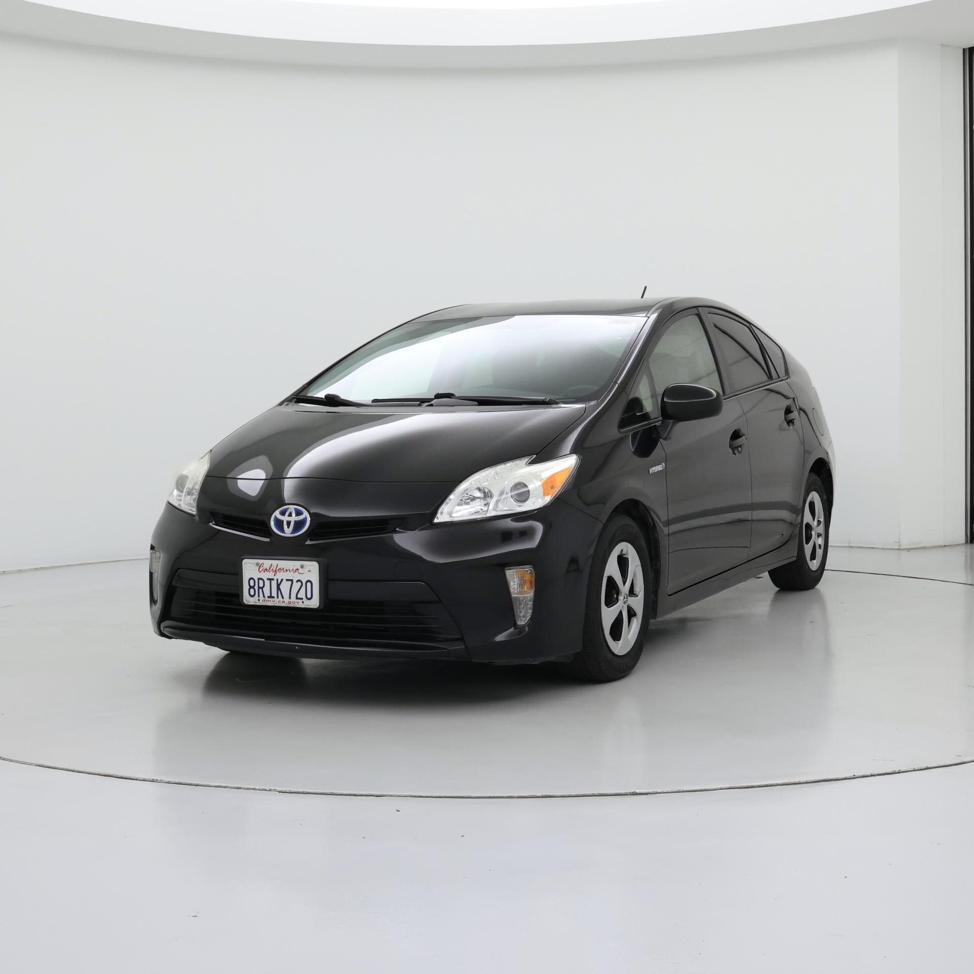 Thumbnail: 2015 Toyota Prius - 4