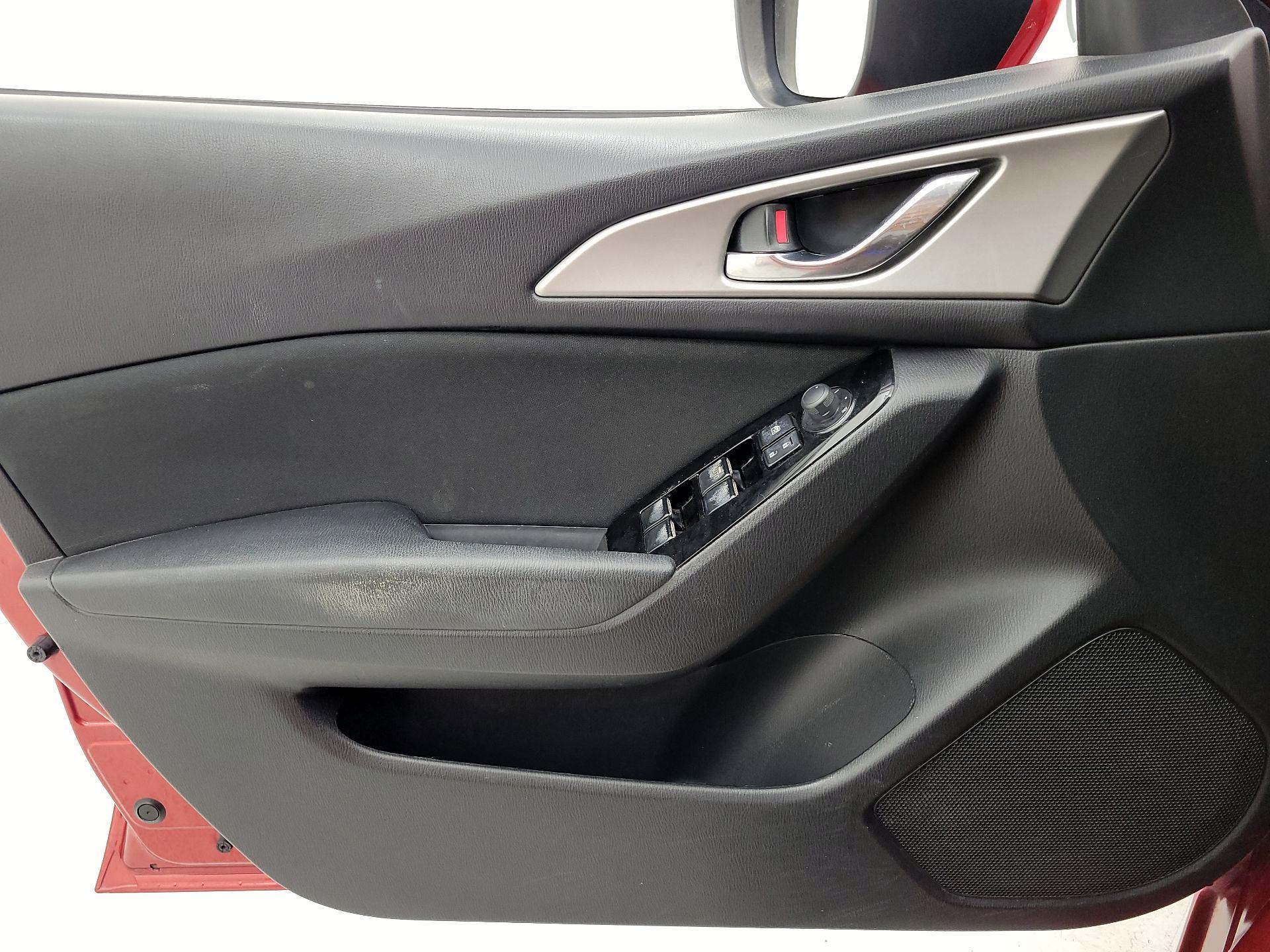 Thumbnail: 2017 Mazda Mazda3 - 12