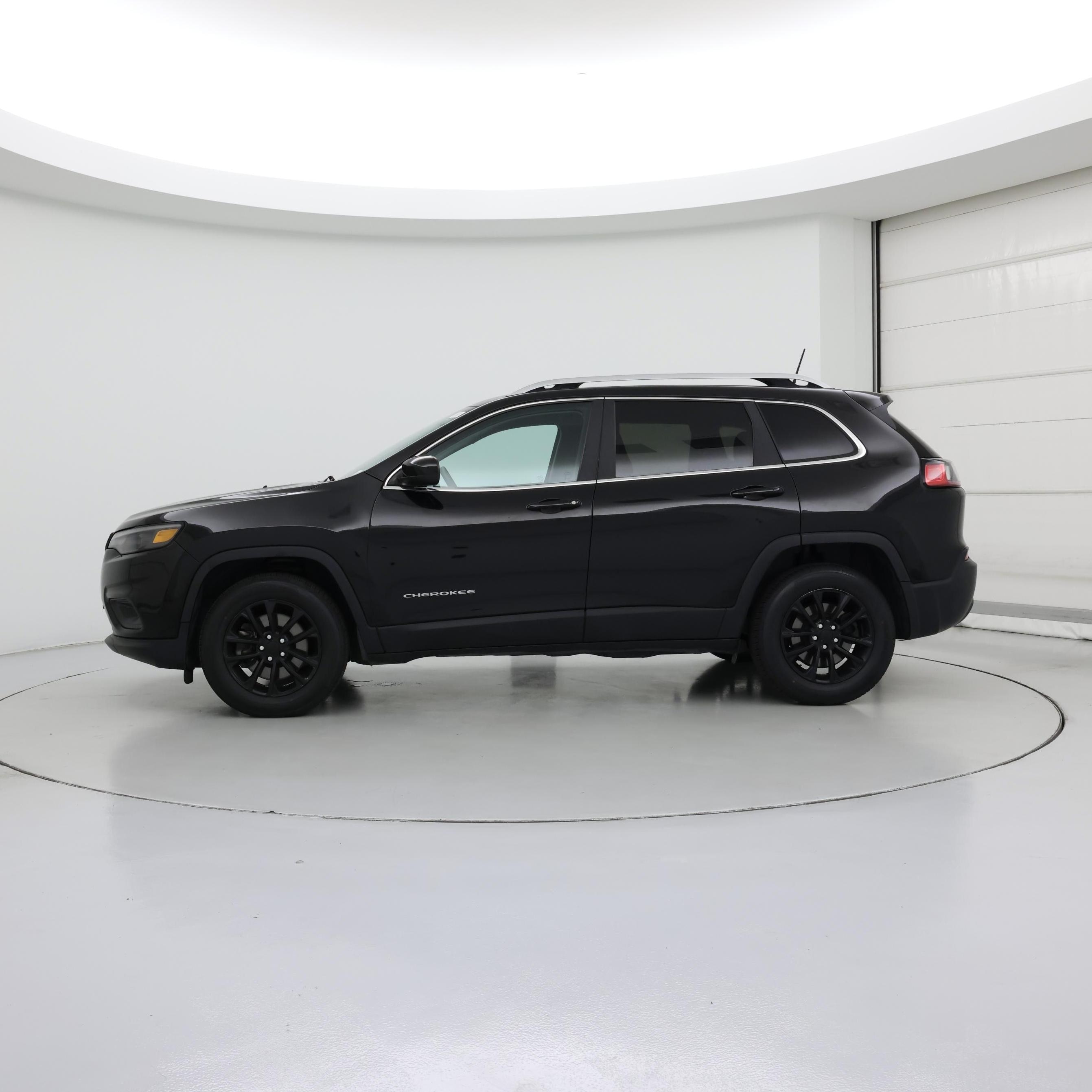 Thumbnail: 2019 Jeep Cherokee - 3