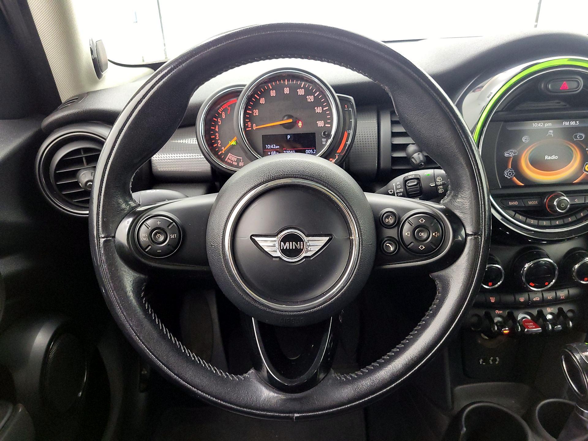 Thumbnail: 2018 MINI Cooper Hardtop - 10