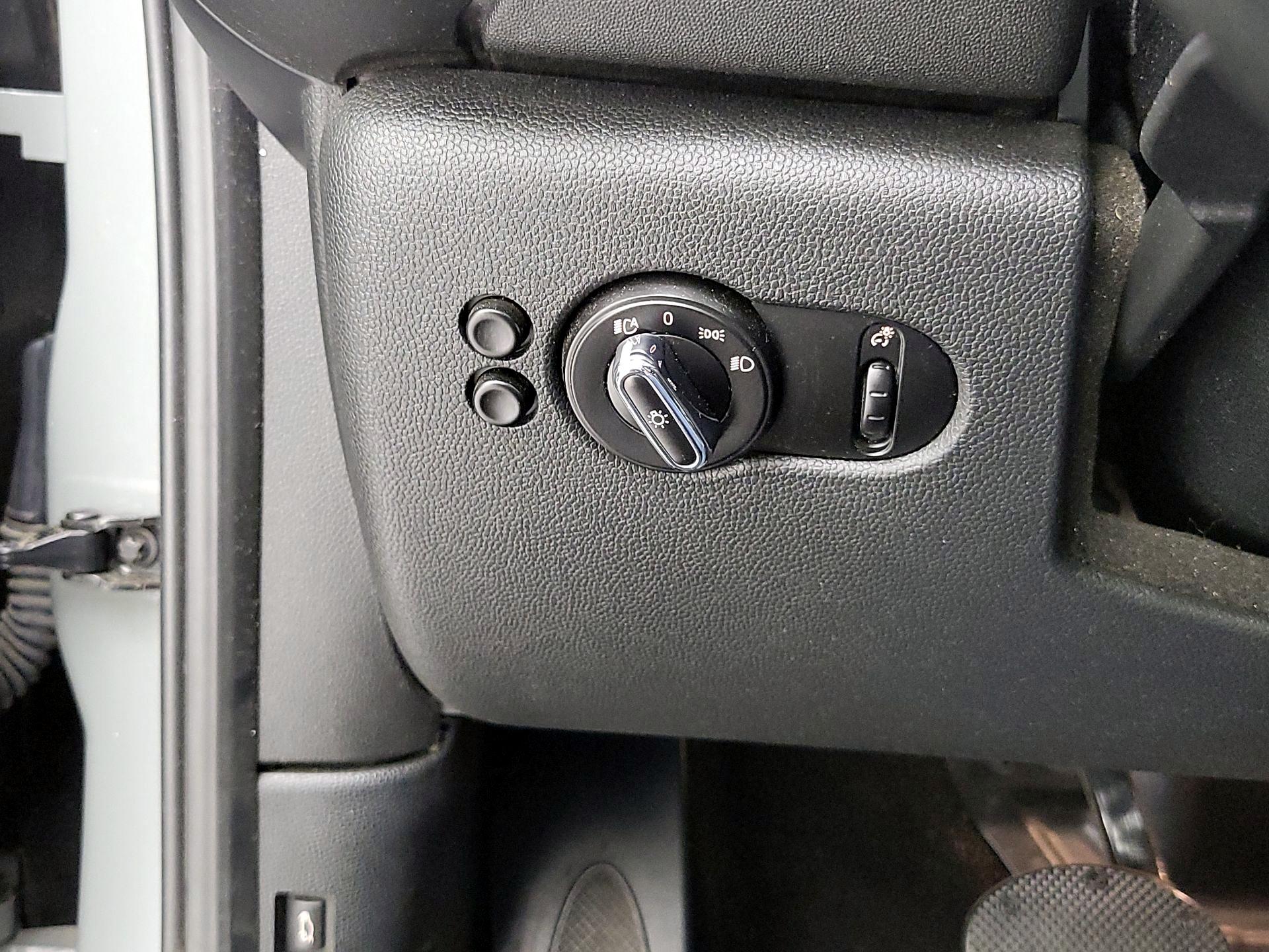 Thumbnail: 2018 MINI Cooper Hardtop - 13