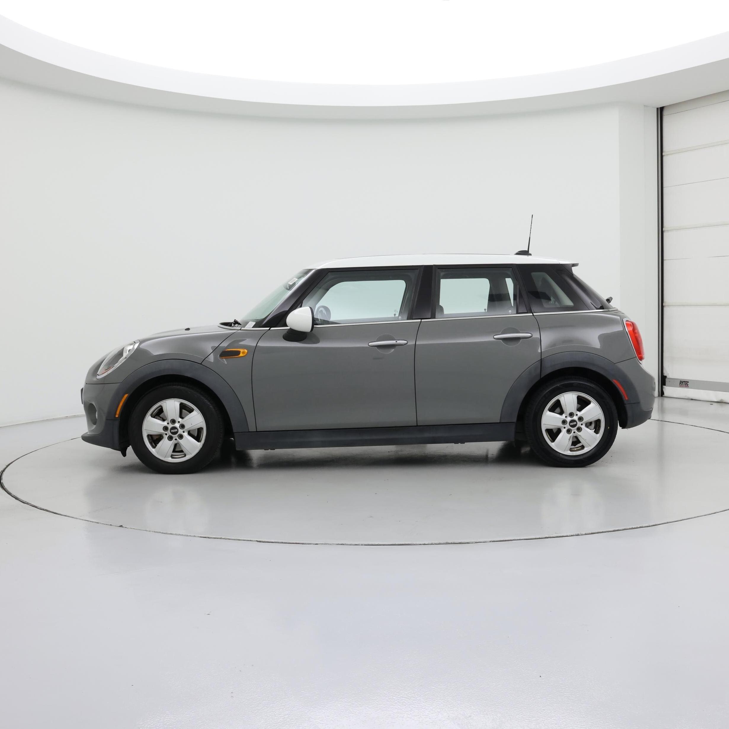 Thumbnail: 2018 MINI Cooper Hardtop - 3