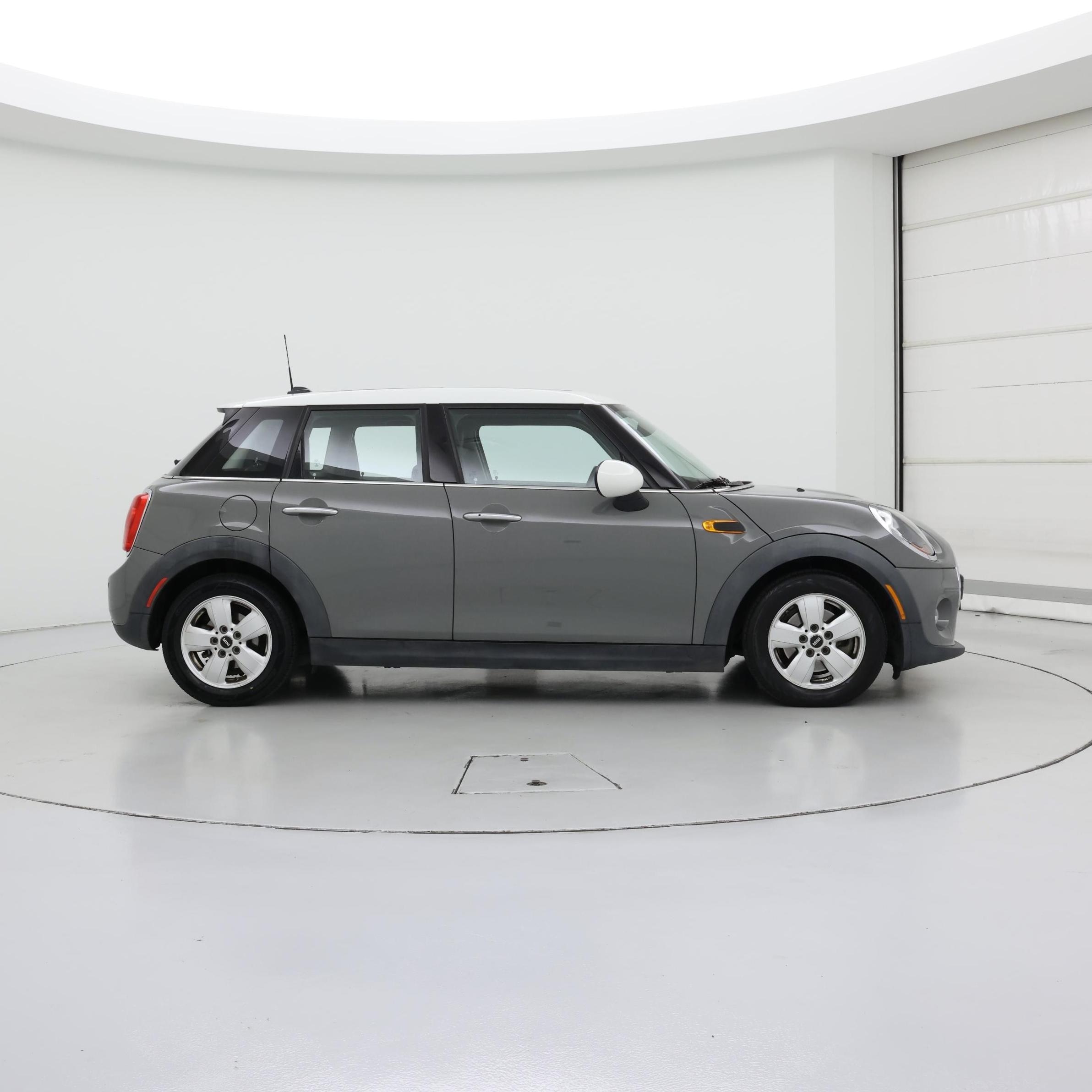 Thumbnail: 2018 MINI Cooper Hardtop - 7