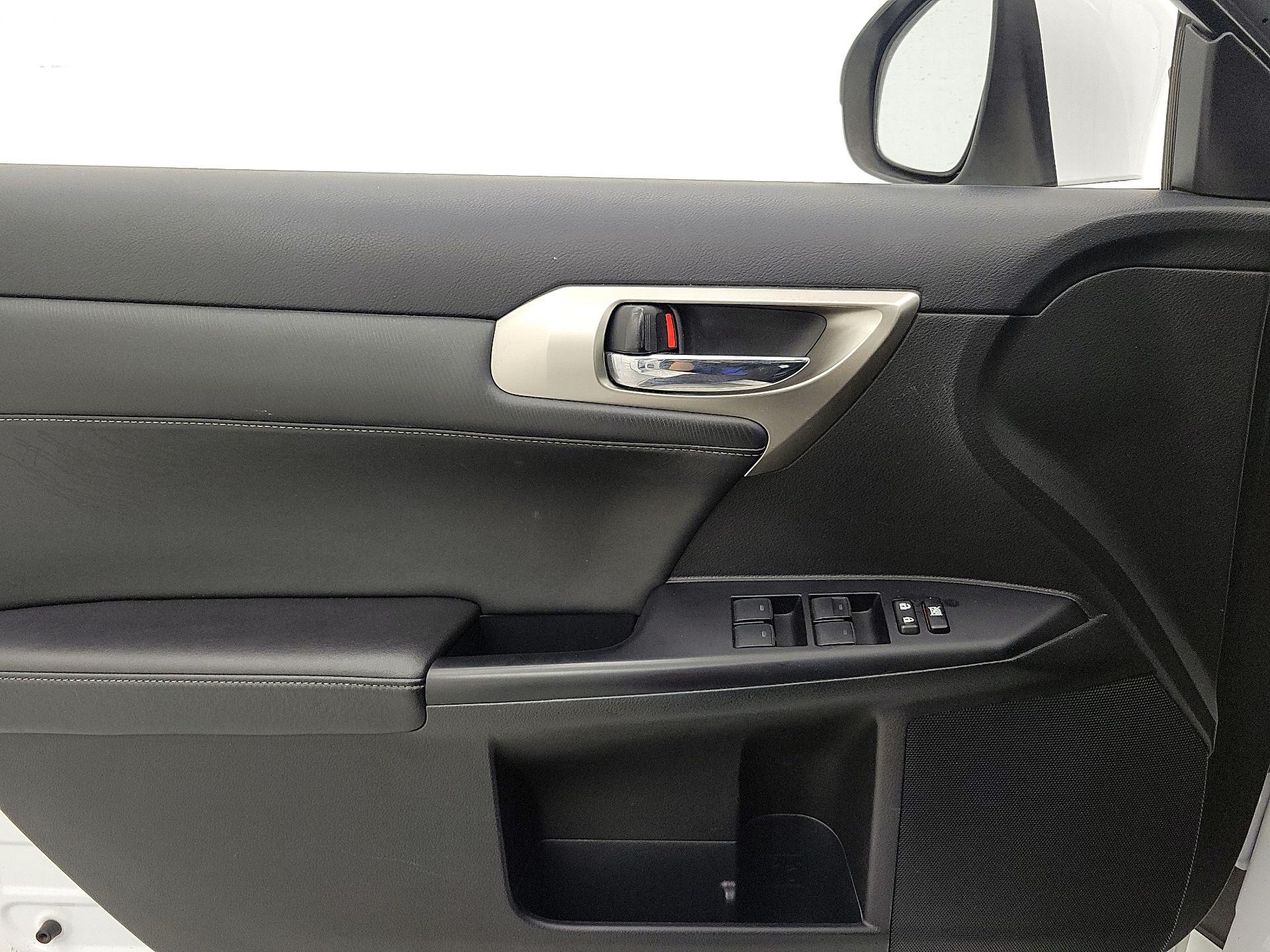 Thumbnail: 2015 Lexus CT - 12