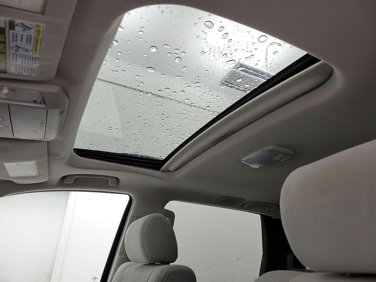 Sunroof(s) & Overhead Airbags