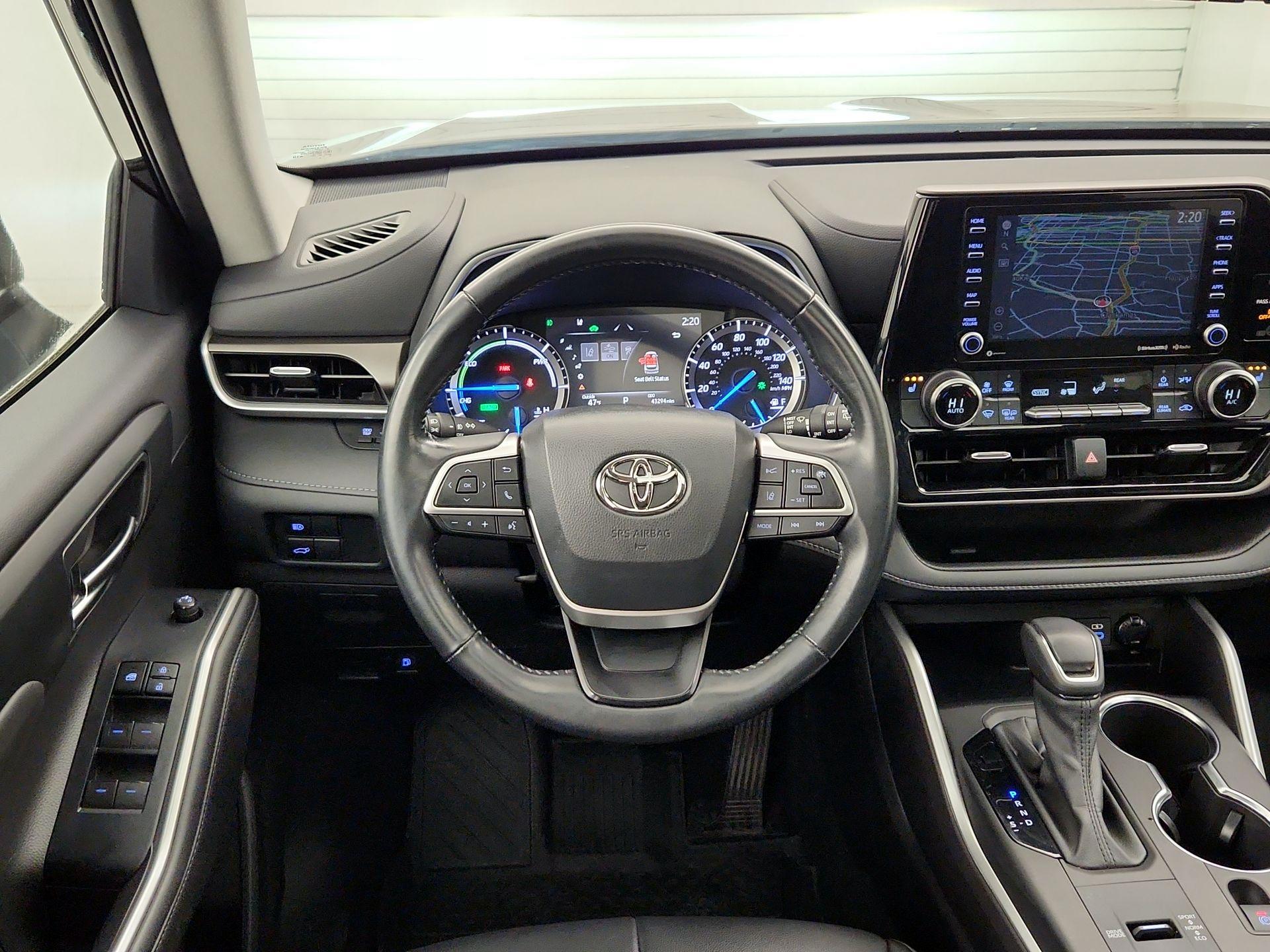 Thumbnail: 2022 Toyota Highlander - 10