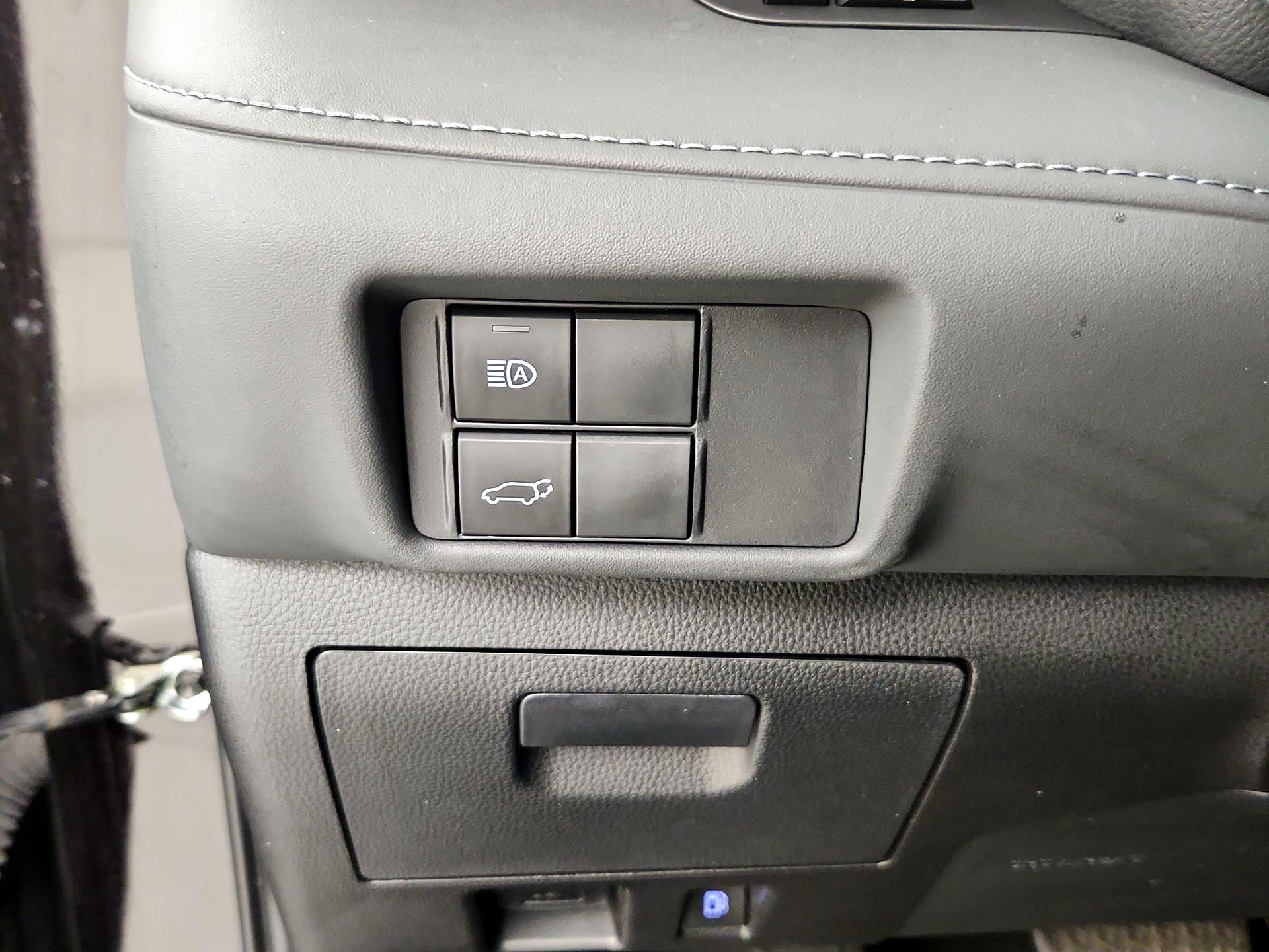 Thumbnail: 2022 Toyota Highlander - 13