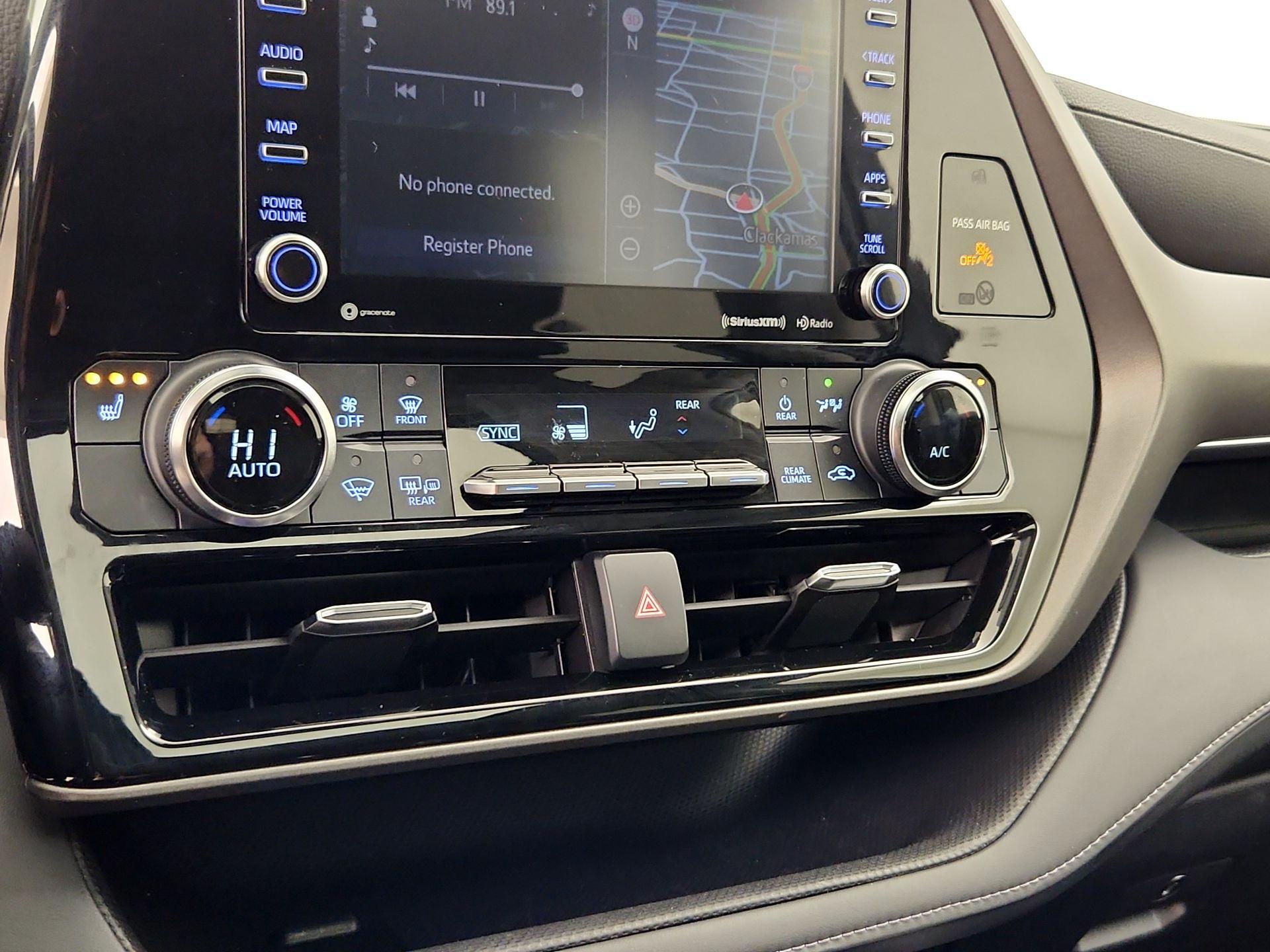 Thumbnail: 2022 Toyota Highlander - 17