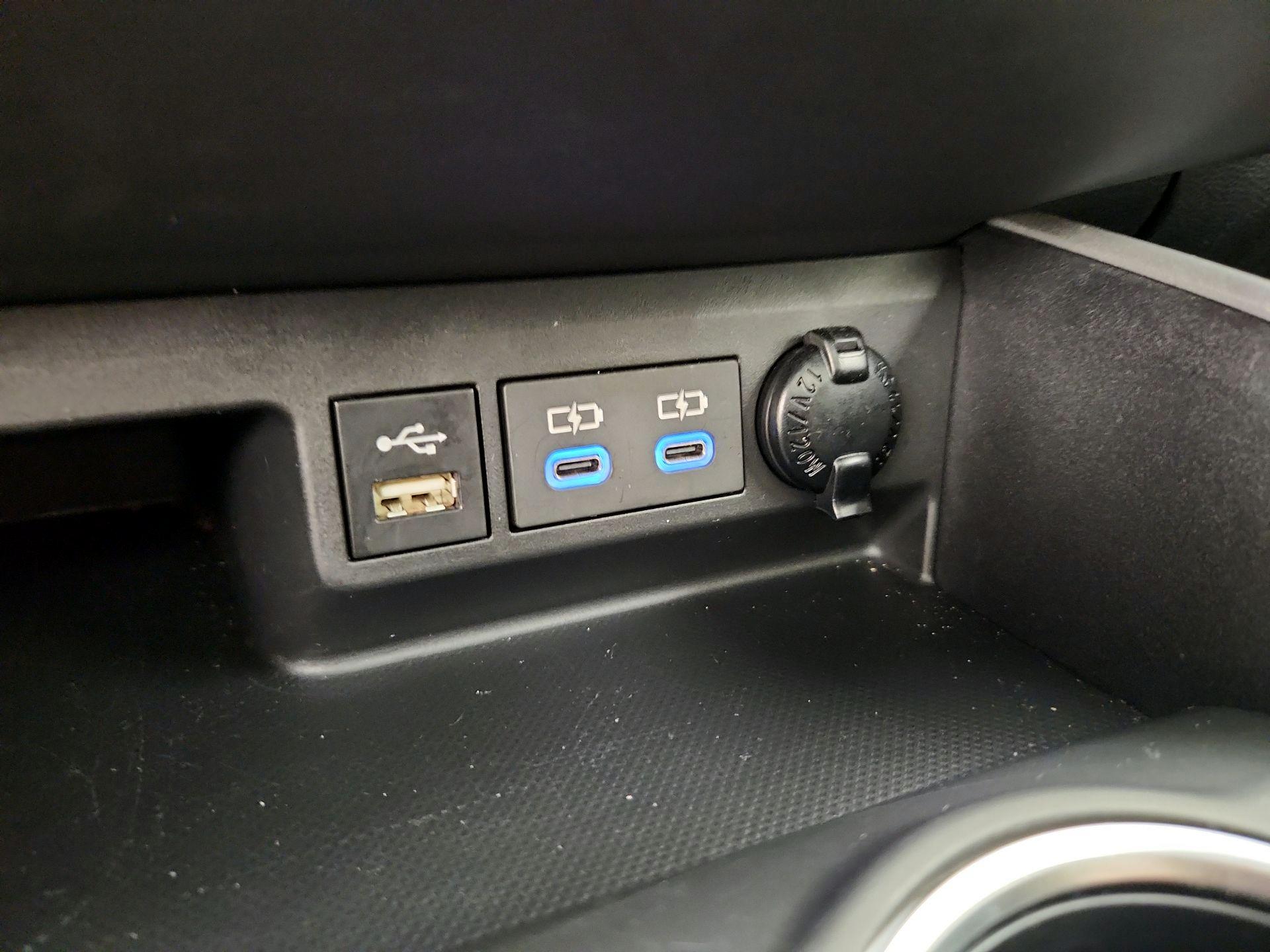 Thumbnail: 2022 Toyota Highlander - 19