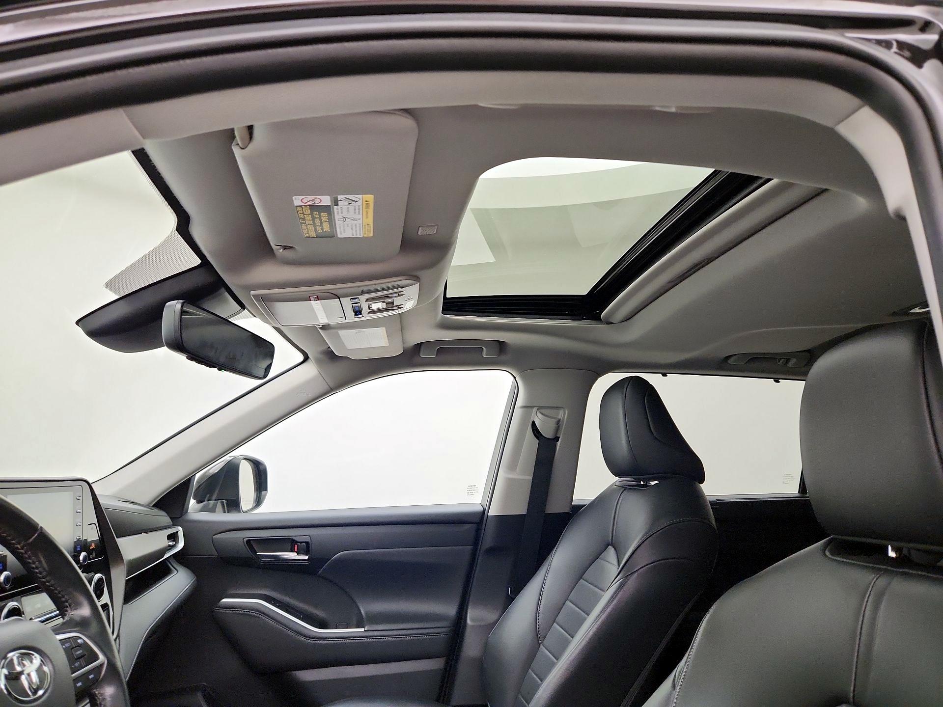 Thumbnail: 2022 Toyota Highlander - 20