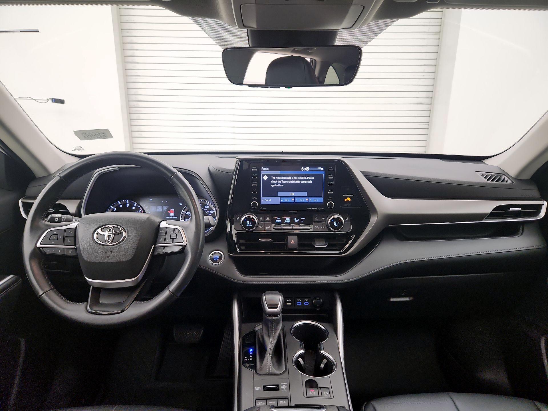 Thumbnail: 2022 Toyota Highlander - 9