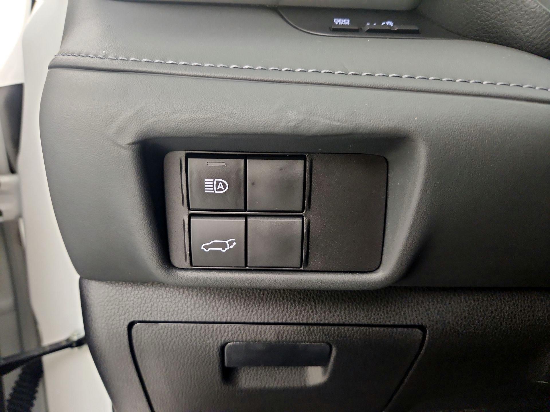 Thumbnail: 2022 Toyota Highlander - 13