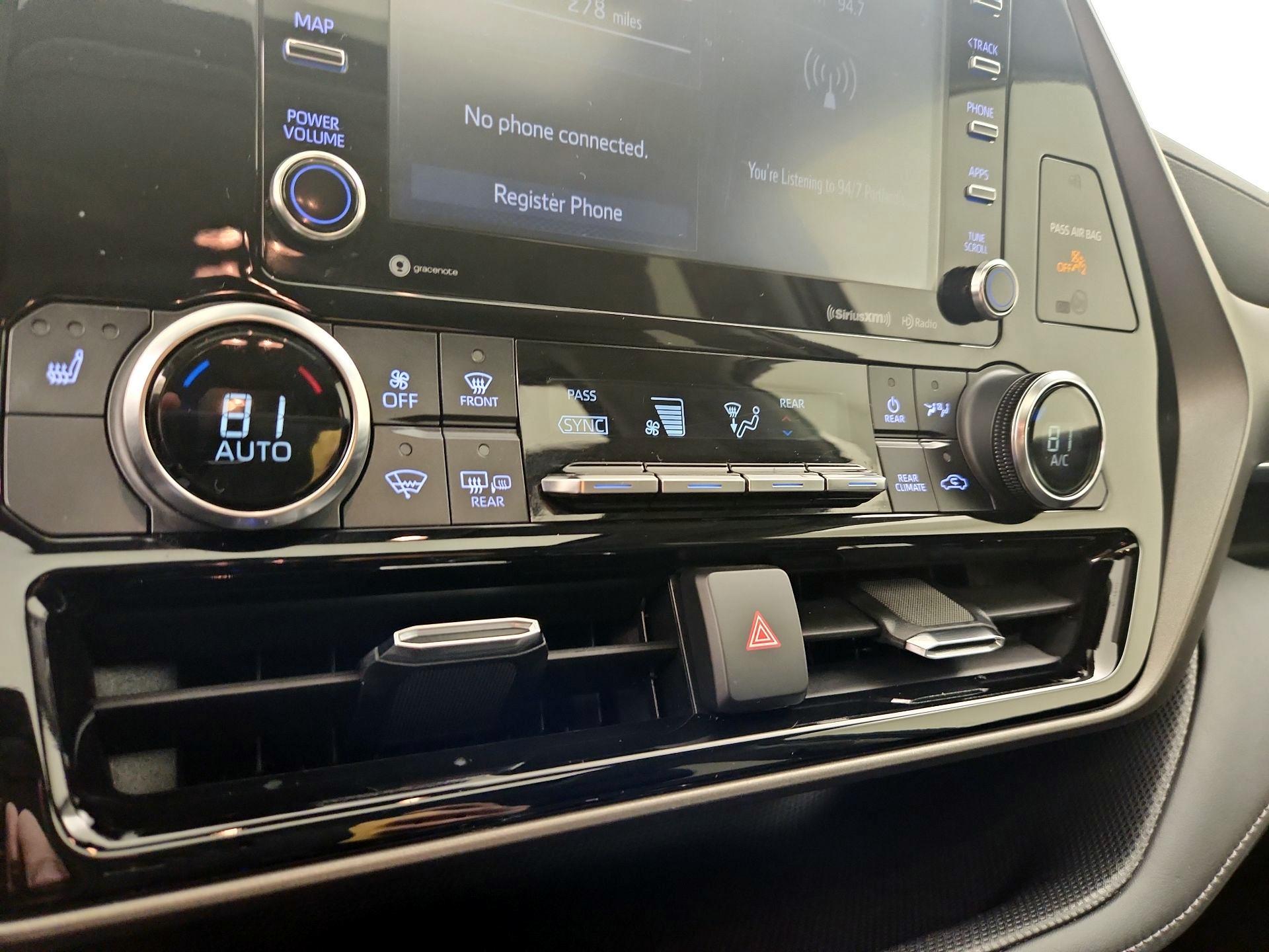 Thumbnail: 2022 Toyota Highlander - 16