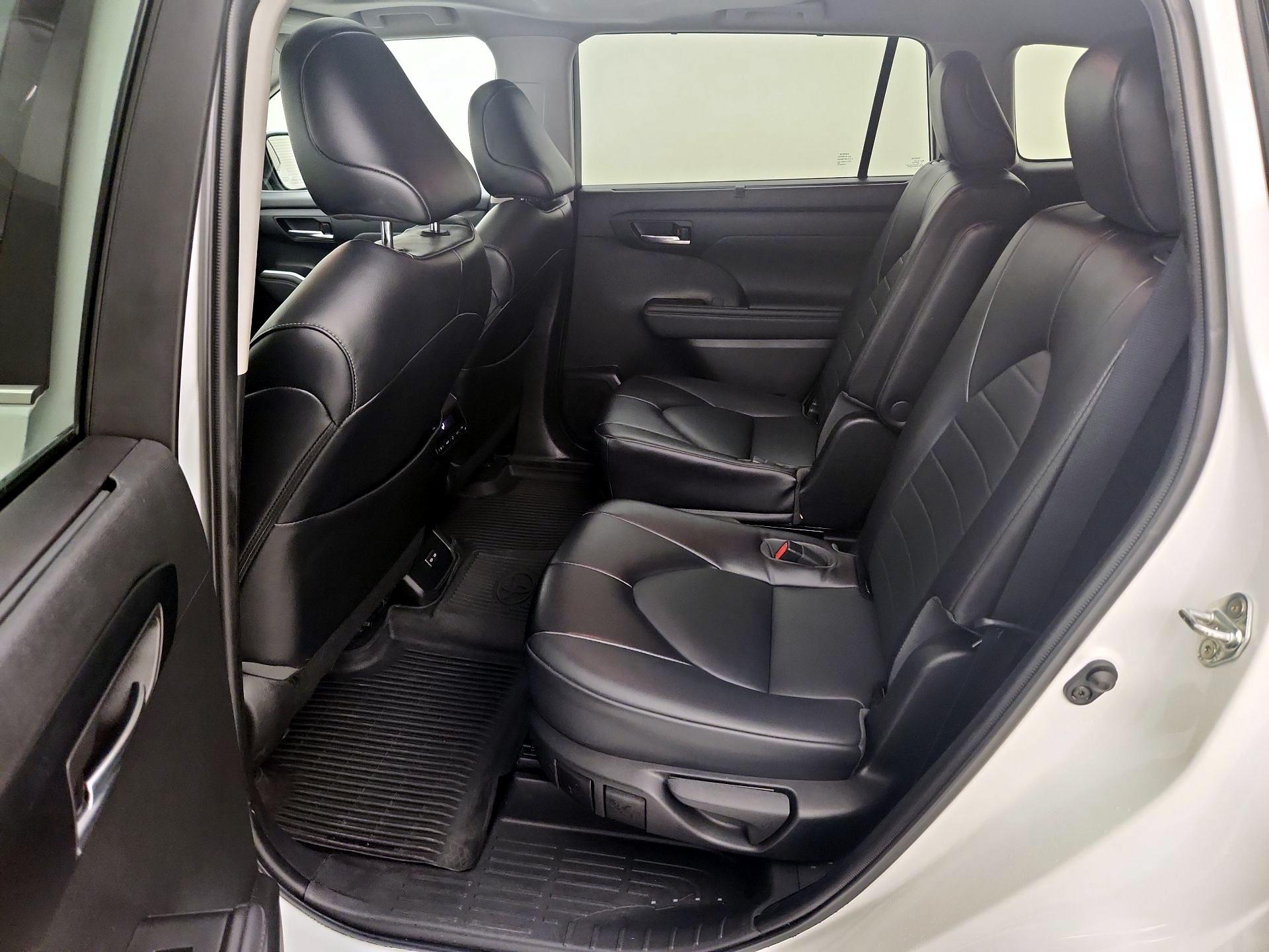 Thumbnail: 2022 Toyota Highlander - 20