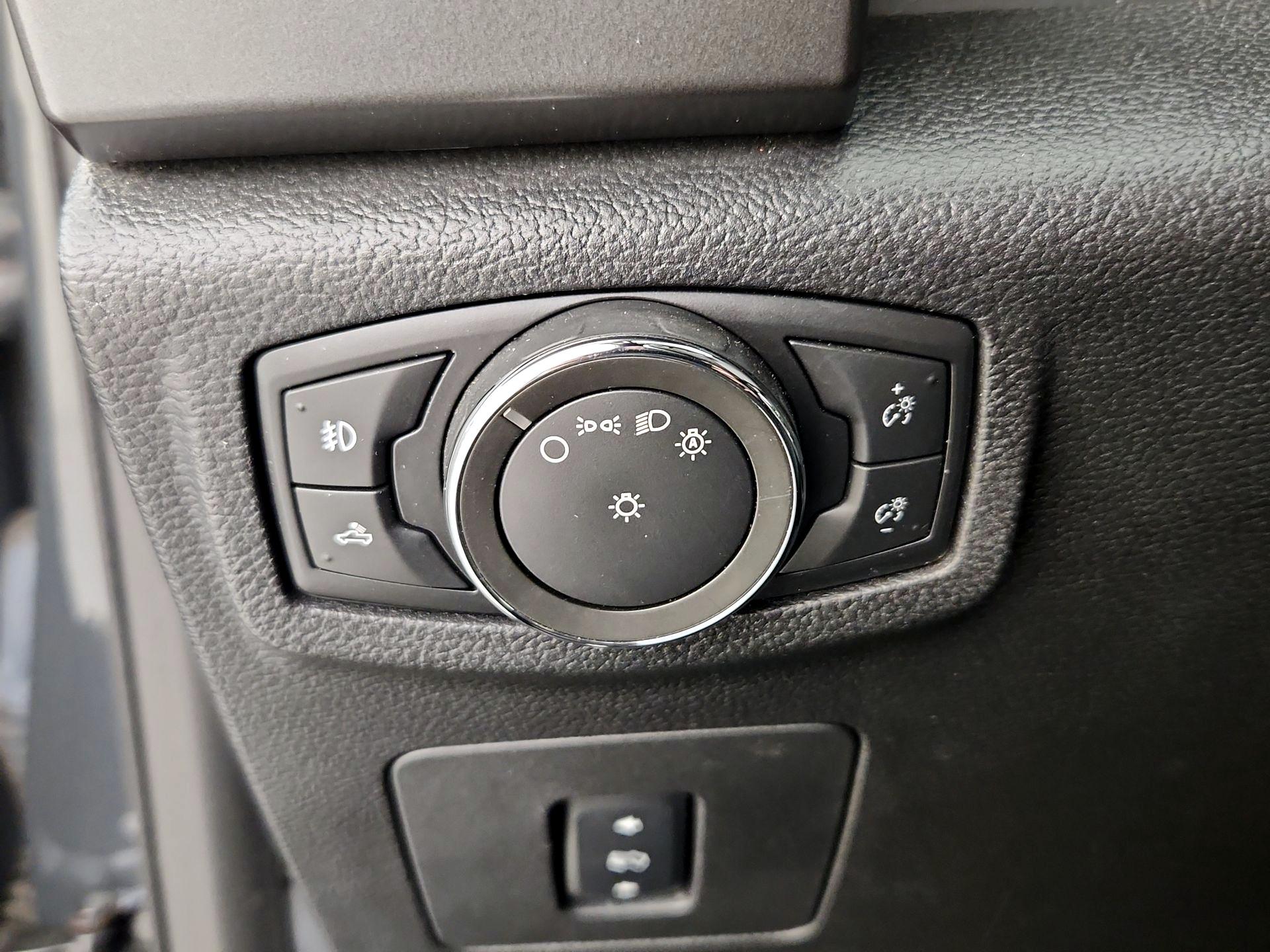 Thumbnail: 2016 Ford F-150 - 13