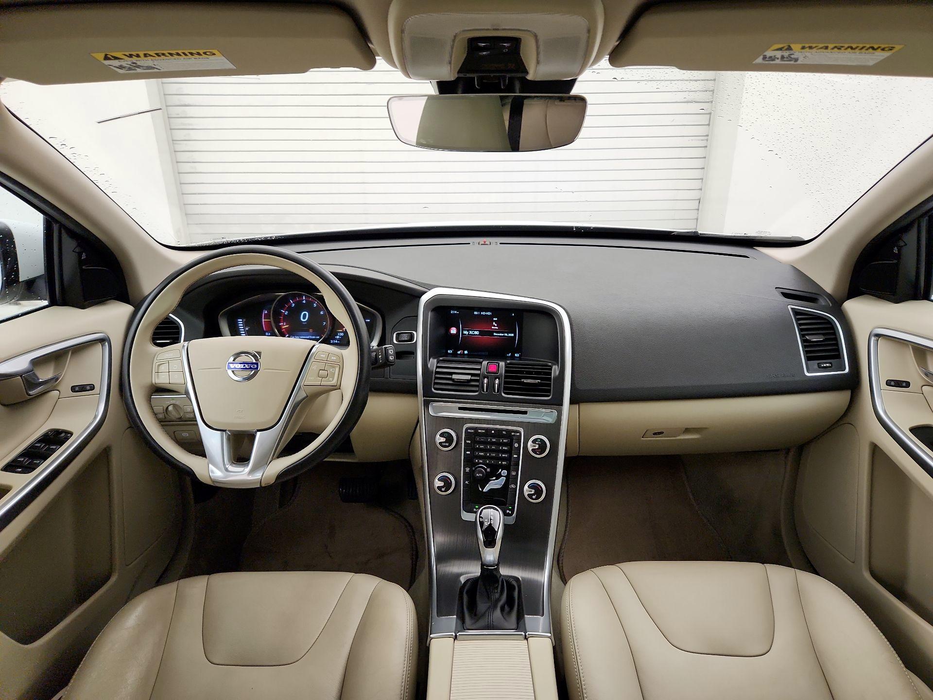 Thumbnail: 2016 Volvo XC60 - 9