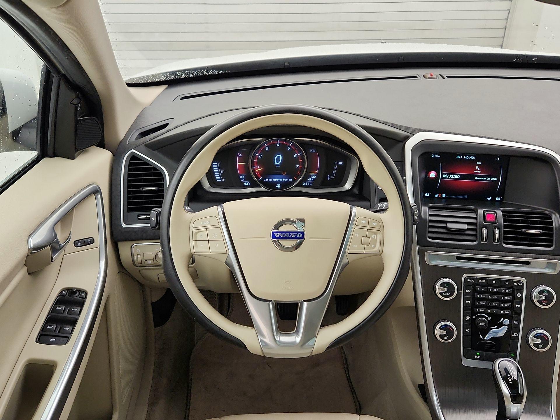 Thumbnail: 2016 Volvo XC60 - 10