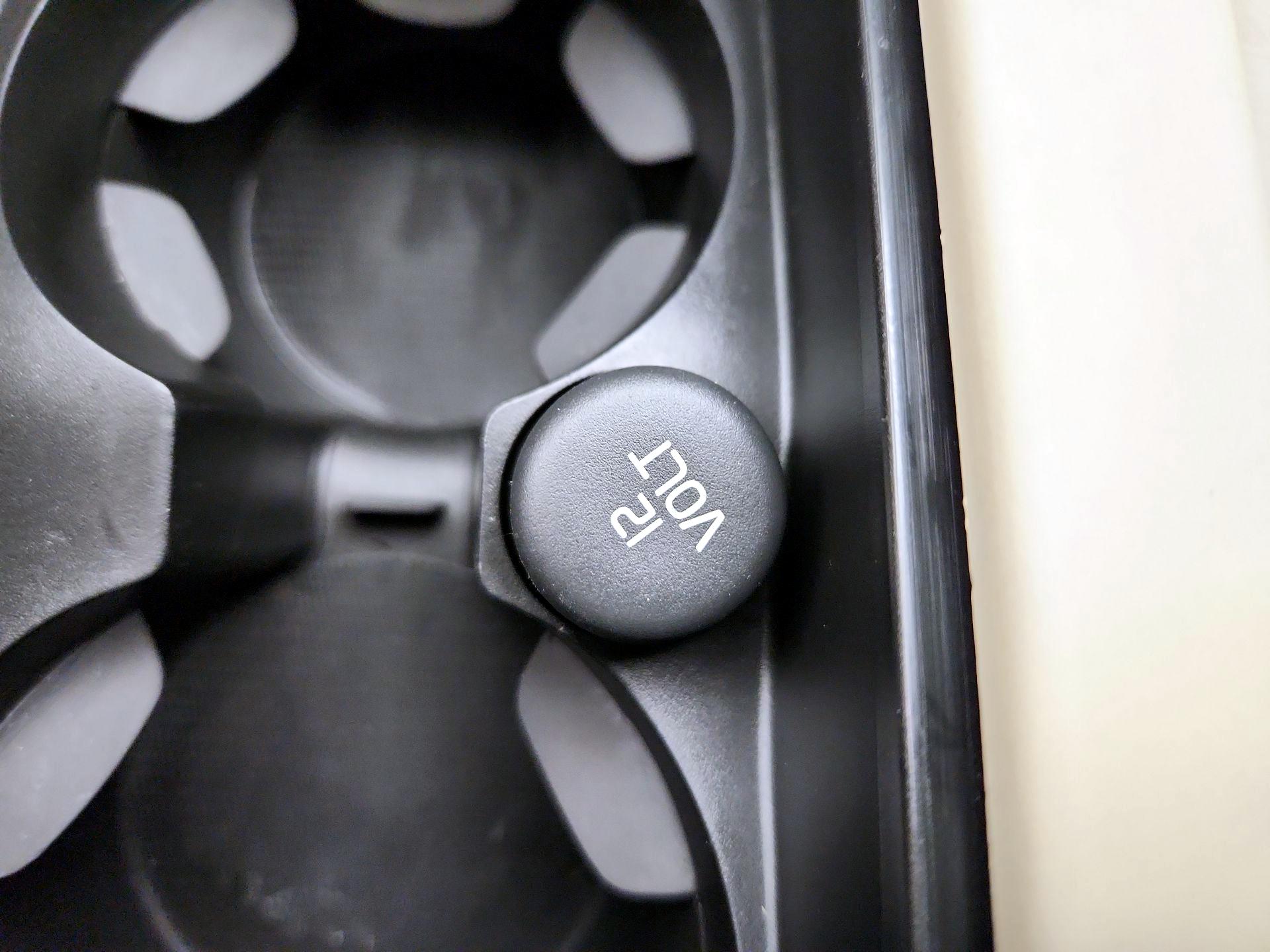 Thumbnail: 2016 Volvo XC60 - 17