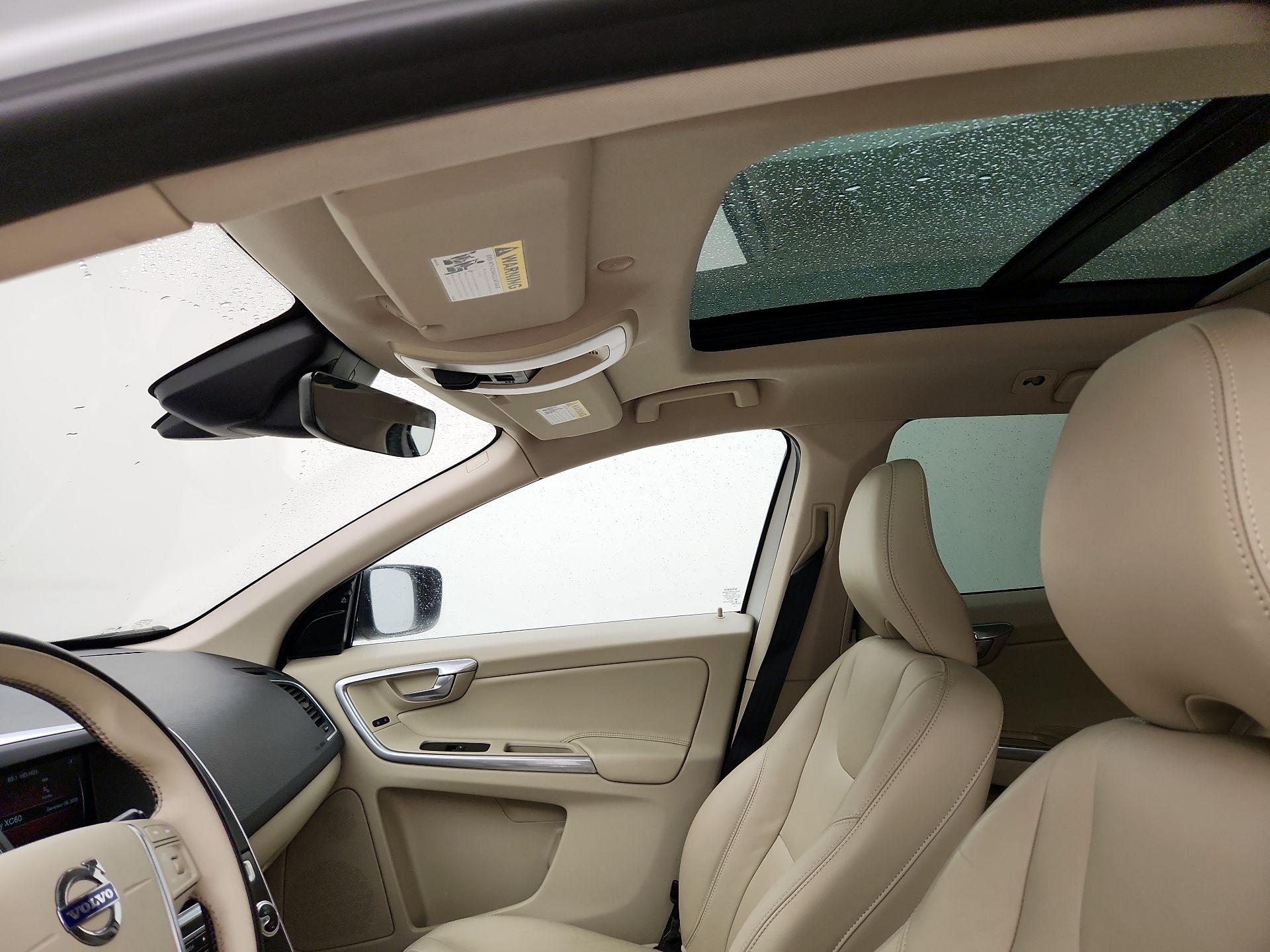 Thumbnail: 2016 Volvo XC60 - 18