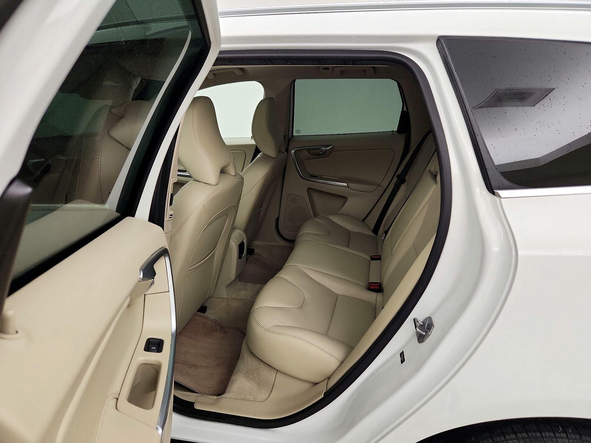 Thumbnail: 2016 Volvo XC60 - 19