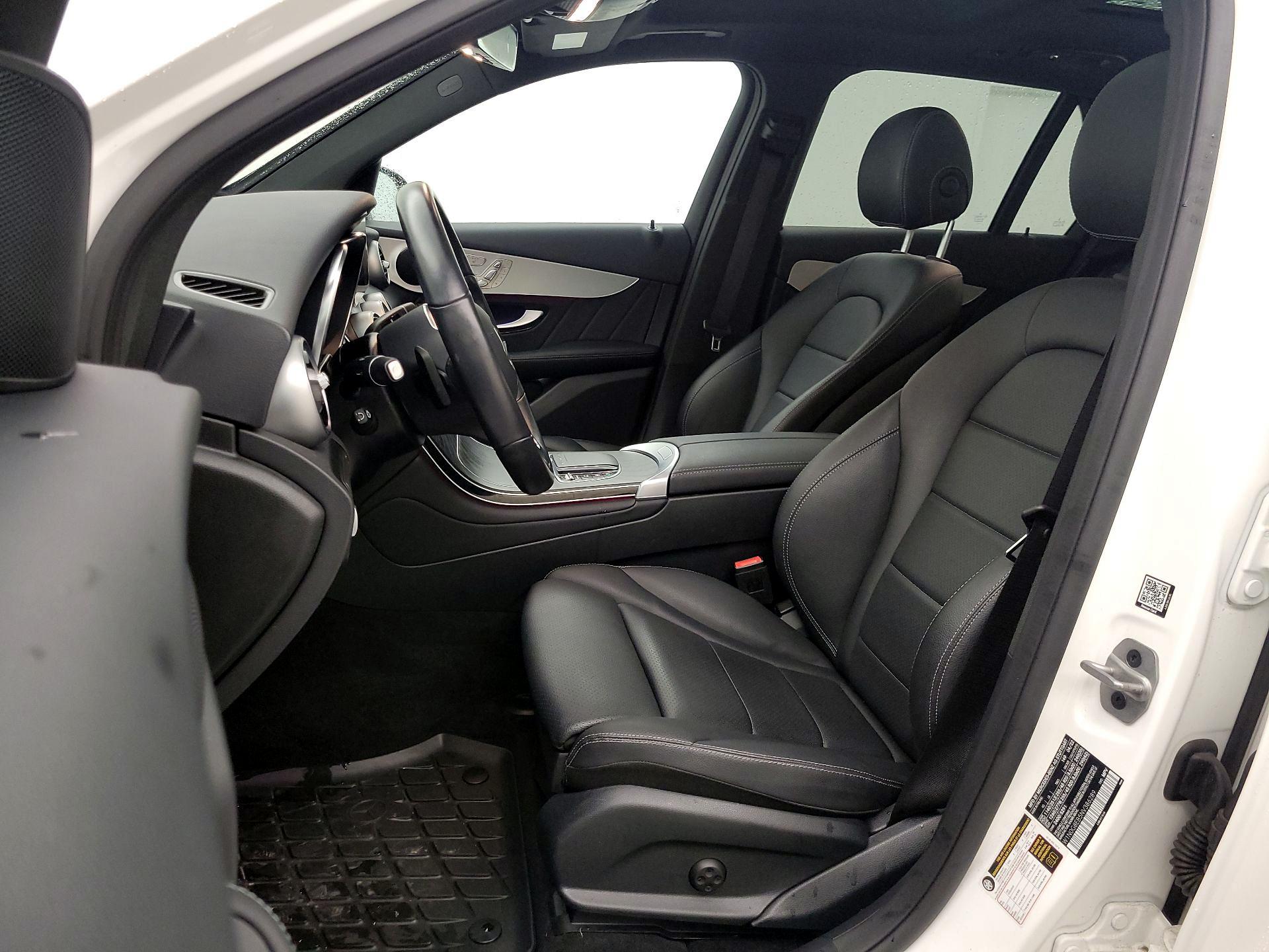 Thumbnail: 2022 Mercedes-Benz GLC - 11