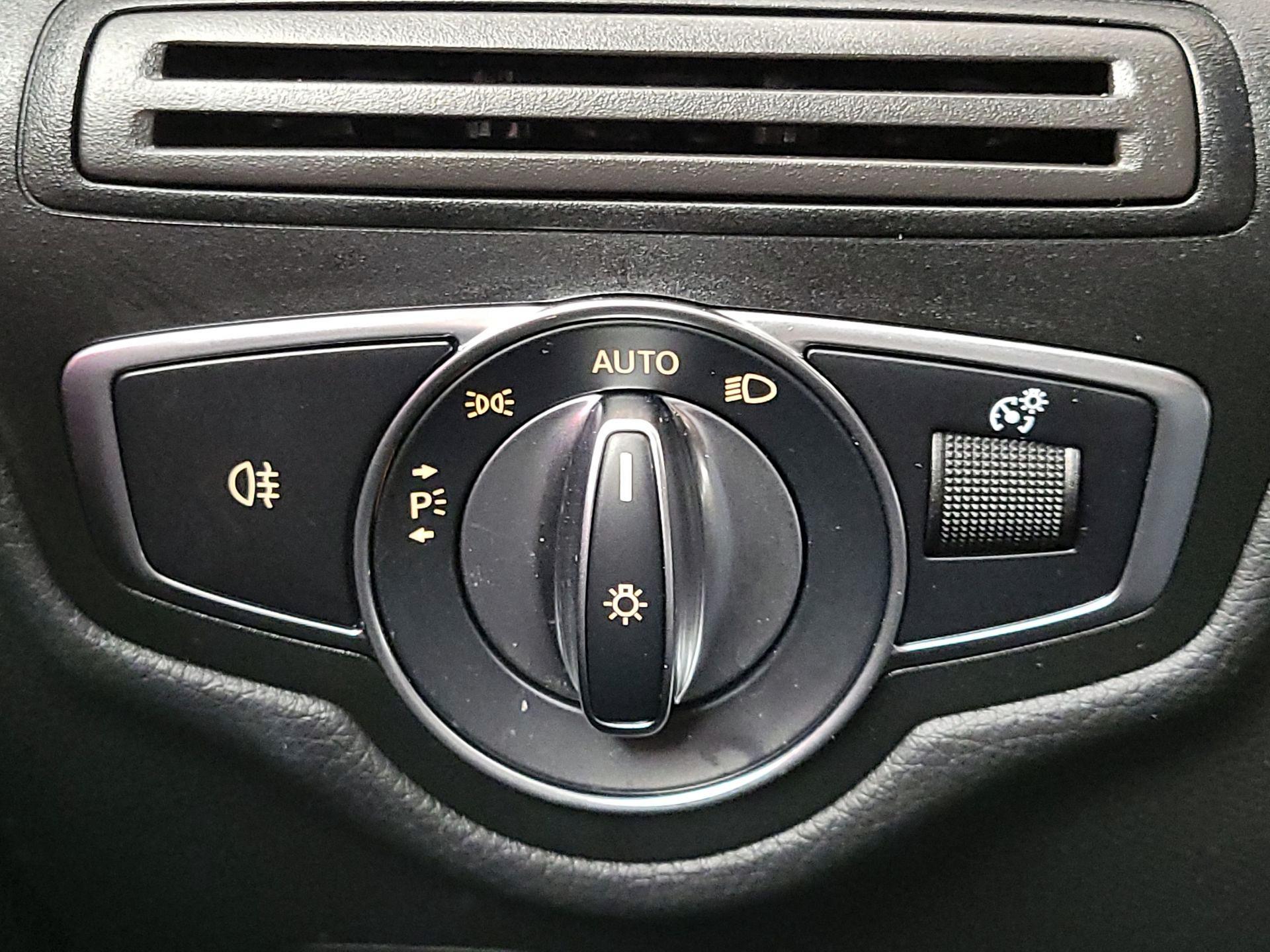 Thumbnail: 2022 Mercedes-Benz GLC - 13