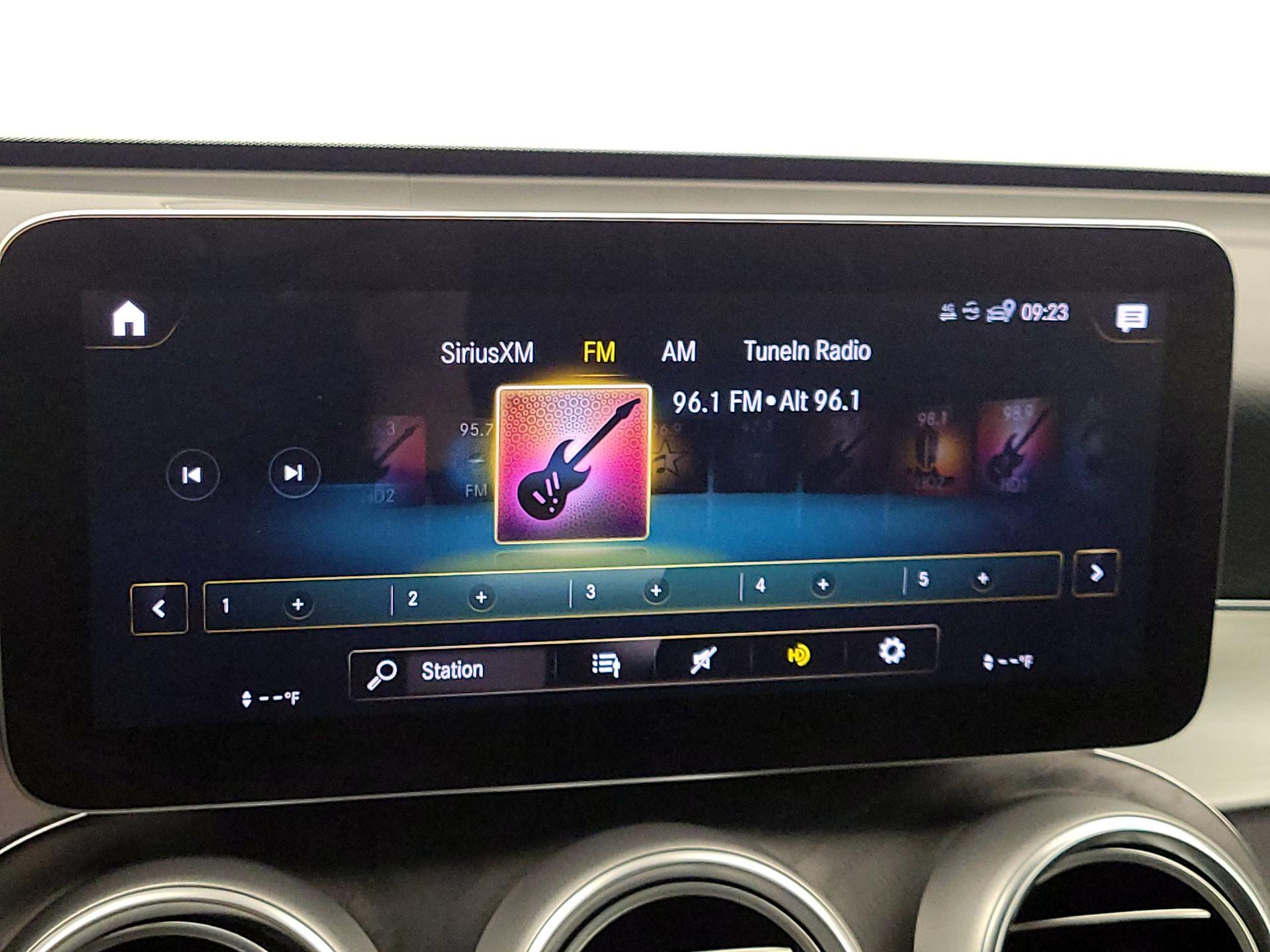 Thumbnail: 2022 Mercedes-Benz GLC - 15