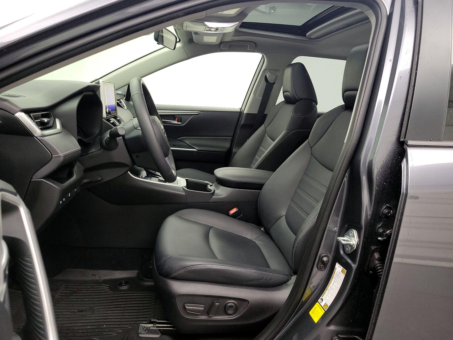 Thumbnail: 2024 Toyota RAV4 - 11