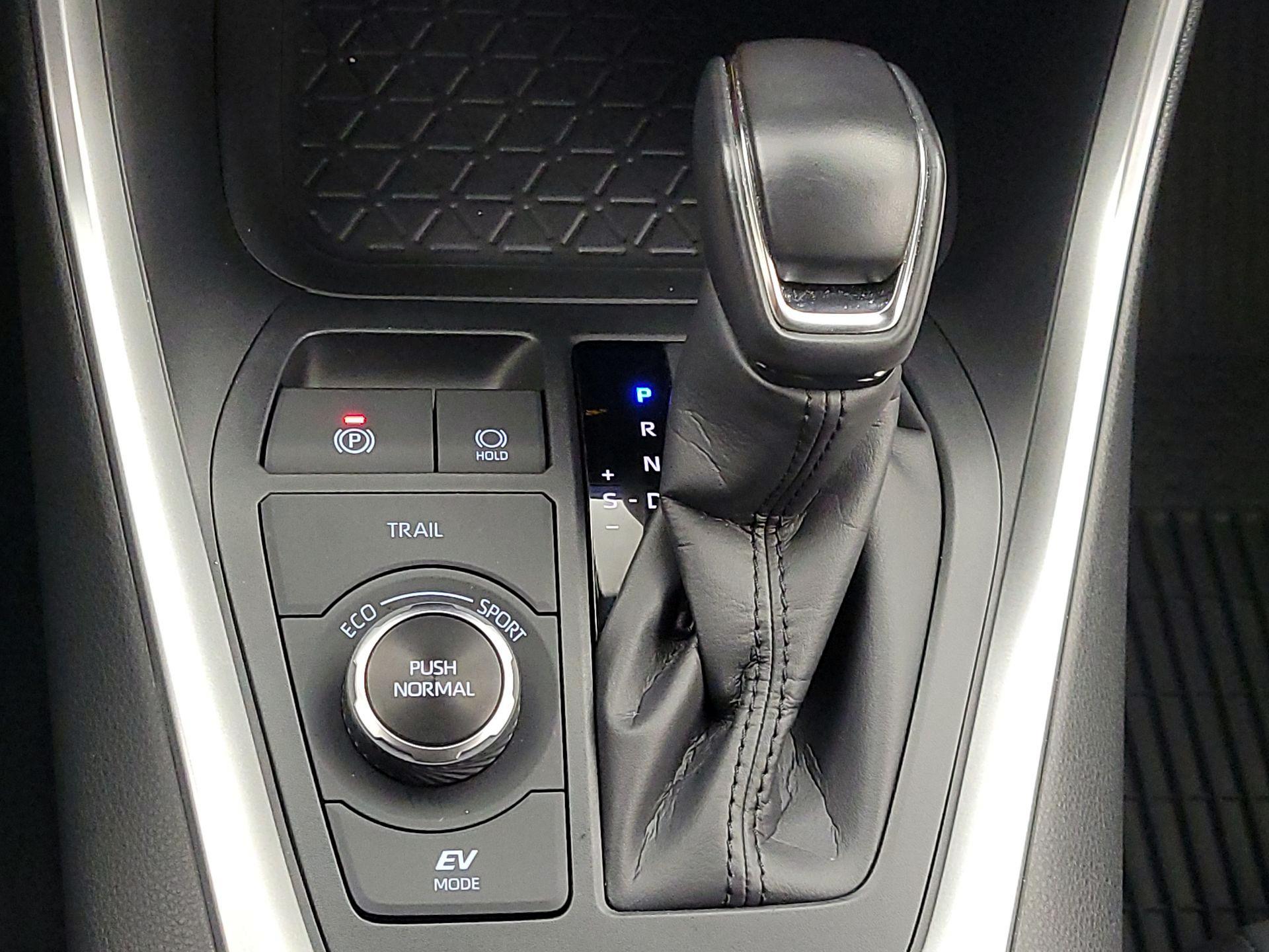 Thumbnail: 2024 Toyota RAV4 - 17