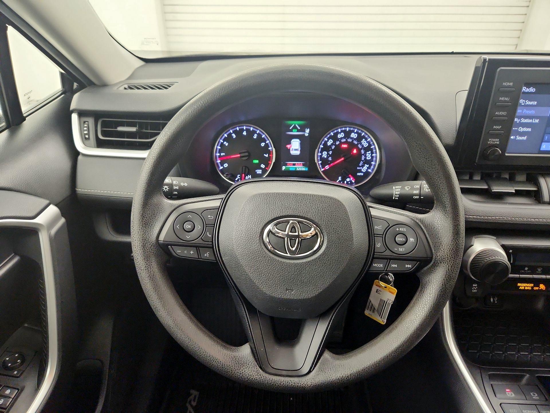 Thumbnail: 2019 Toyota RAV4 - 10