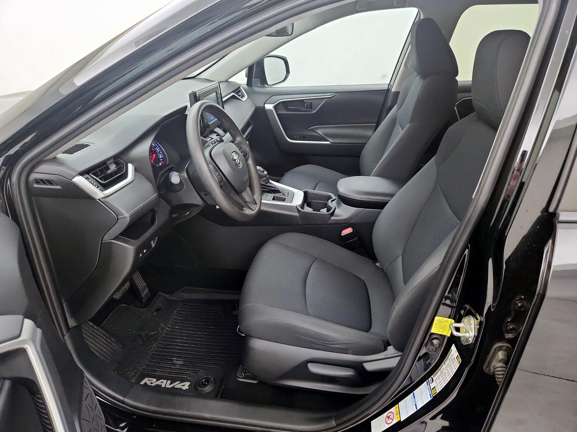 Thumbnail: 2019 Toyota RAV4 - 11