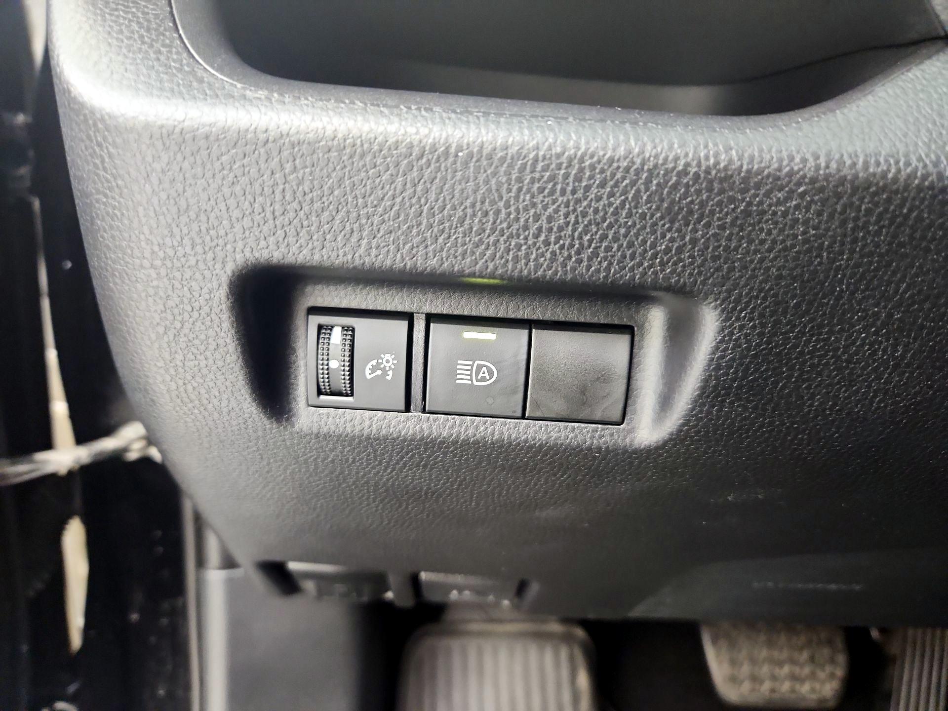 Thumbnail: 2019 Toyota RAV4 - 13