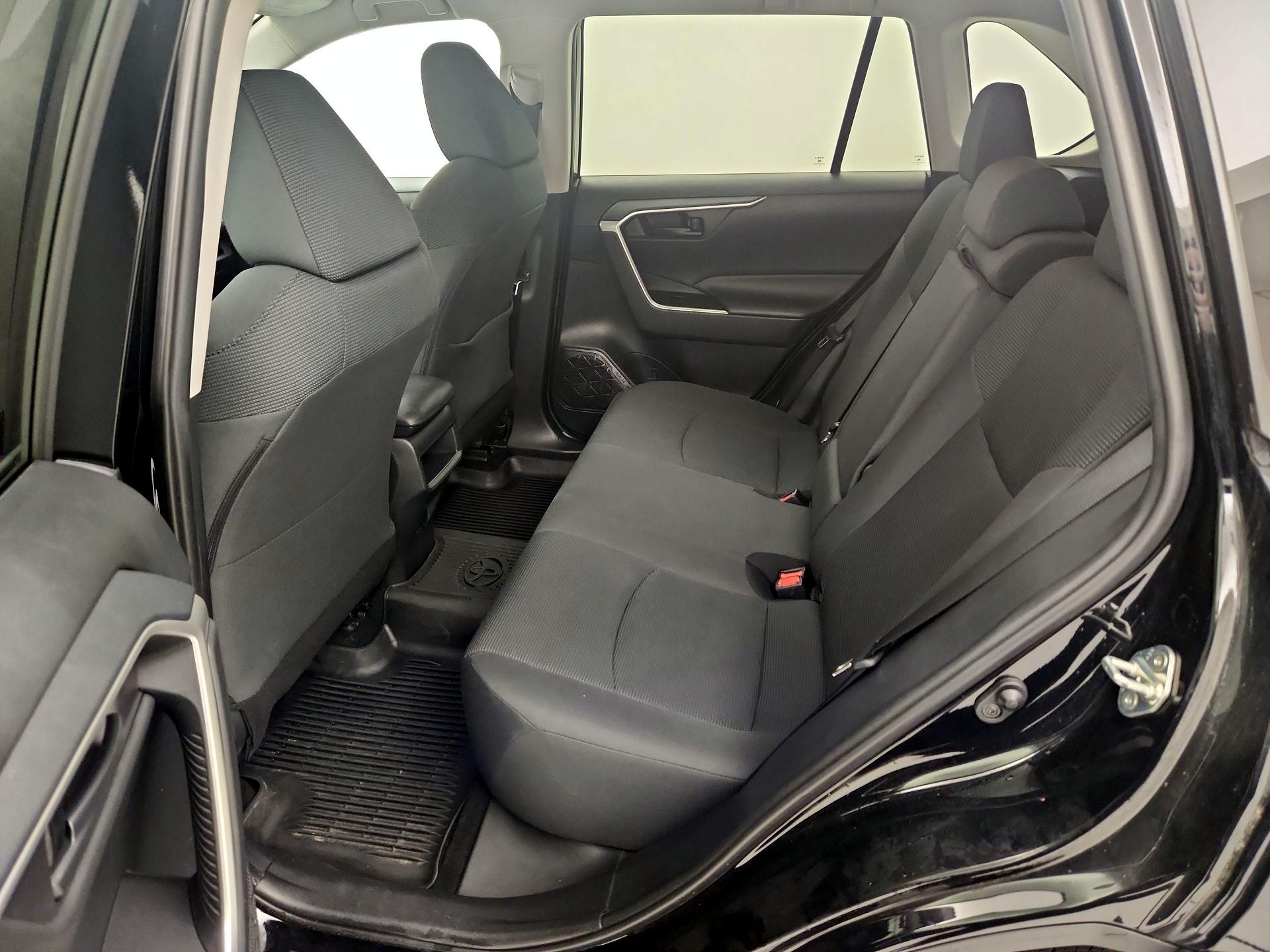 Thumbnail: 2019 Toyota RAV4 - 19