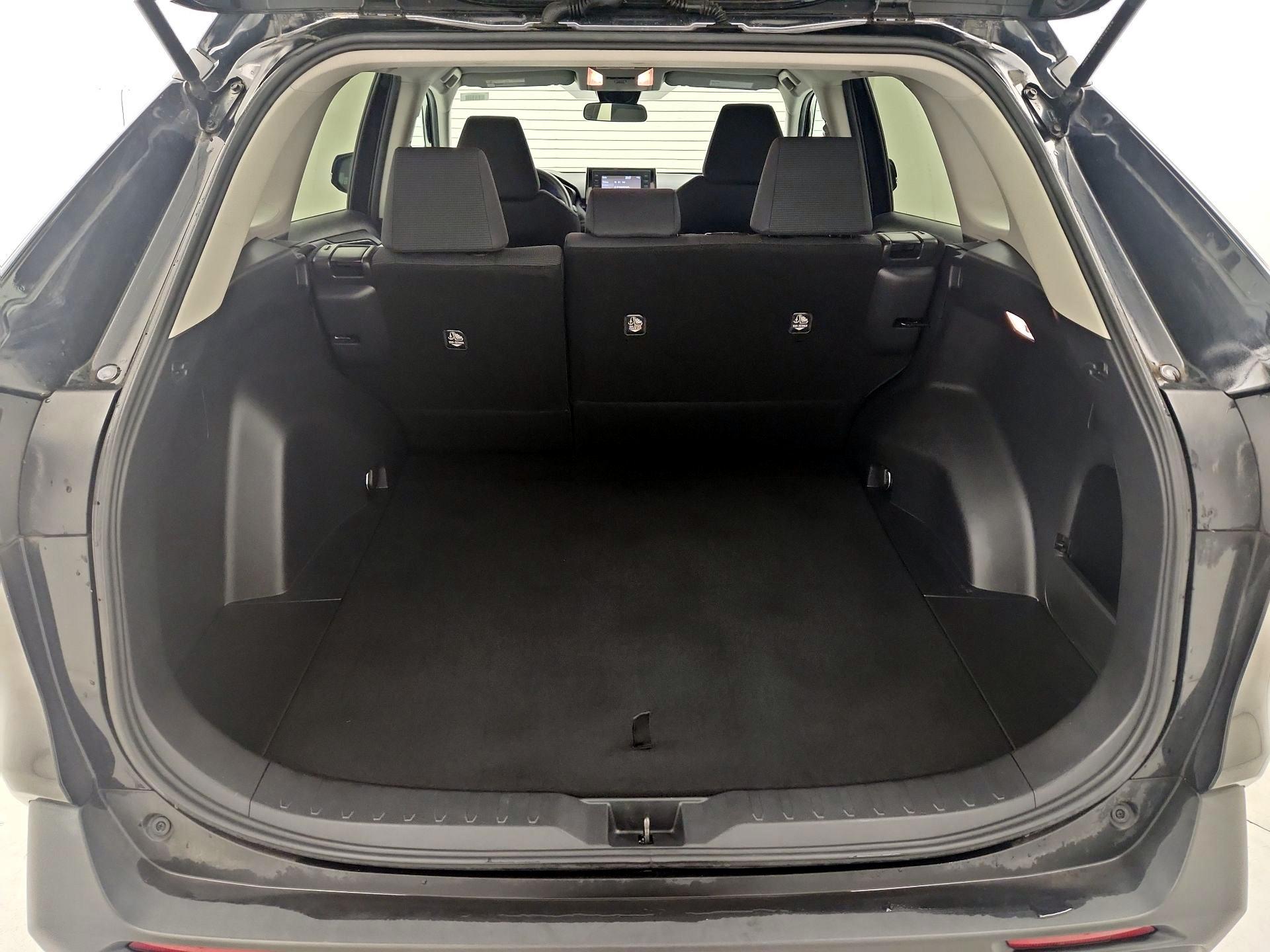 Thumbnail: 2019 Toyota RAV4 - 20