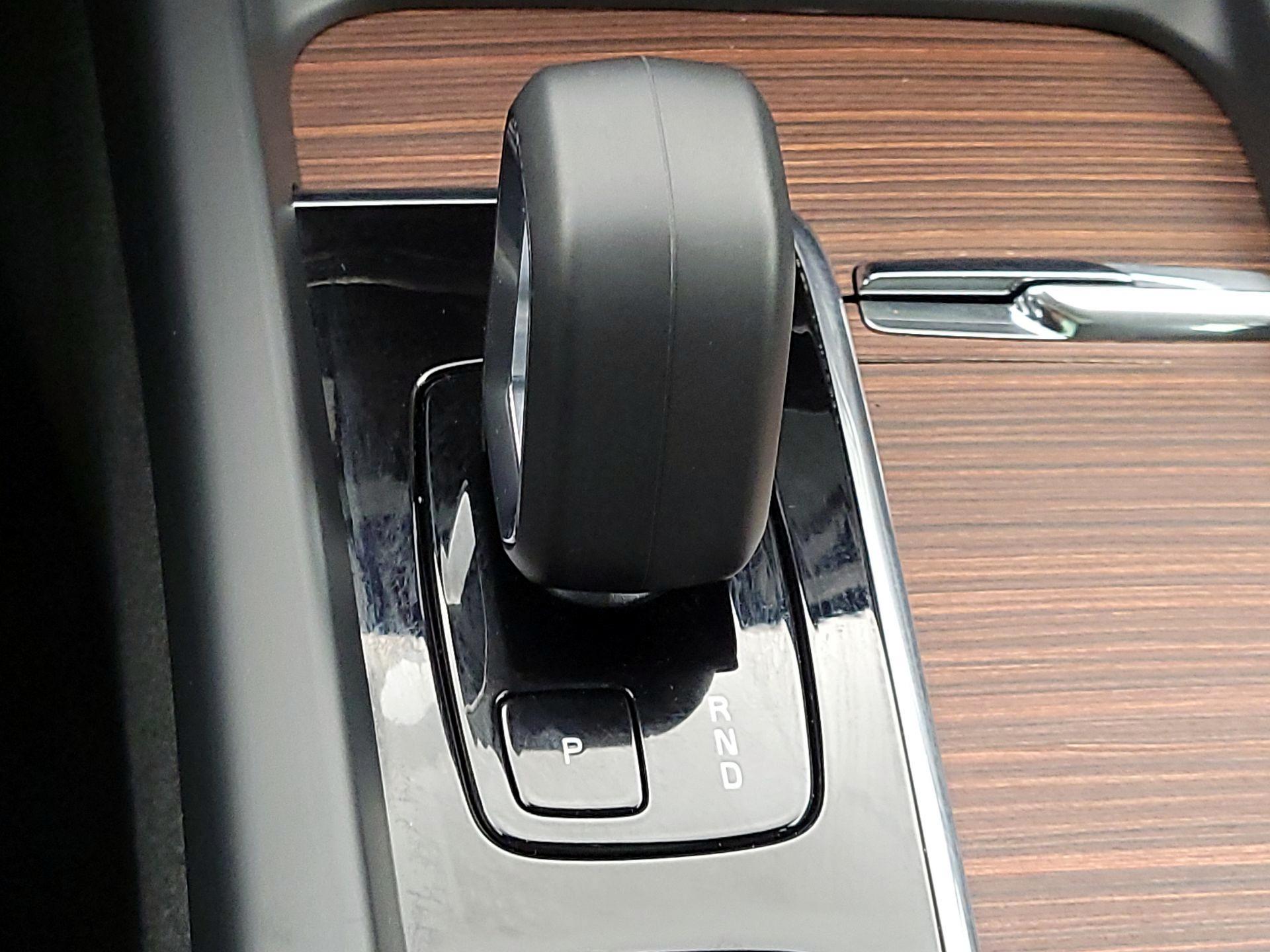 Thumbnail: 2023 Volvo XC60 - 18