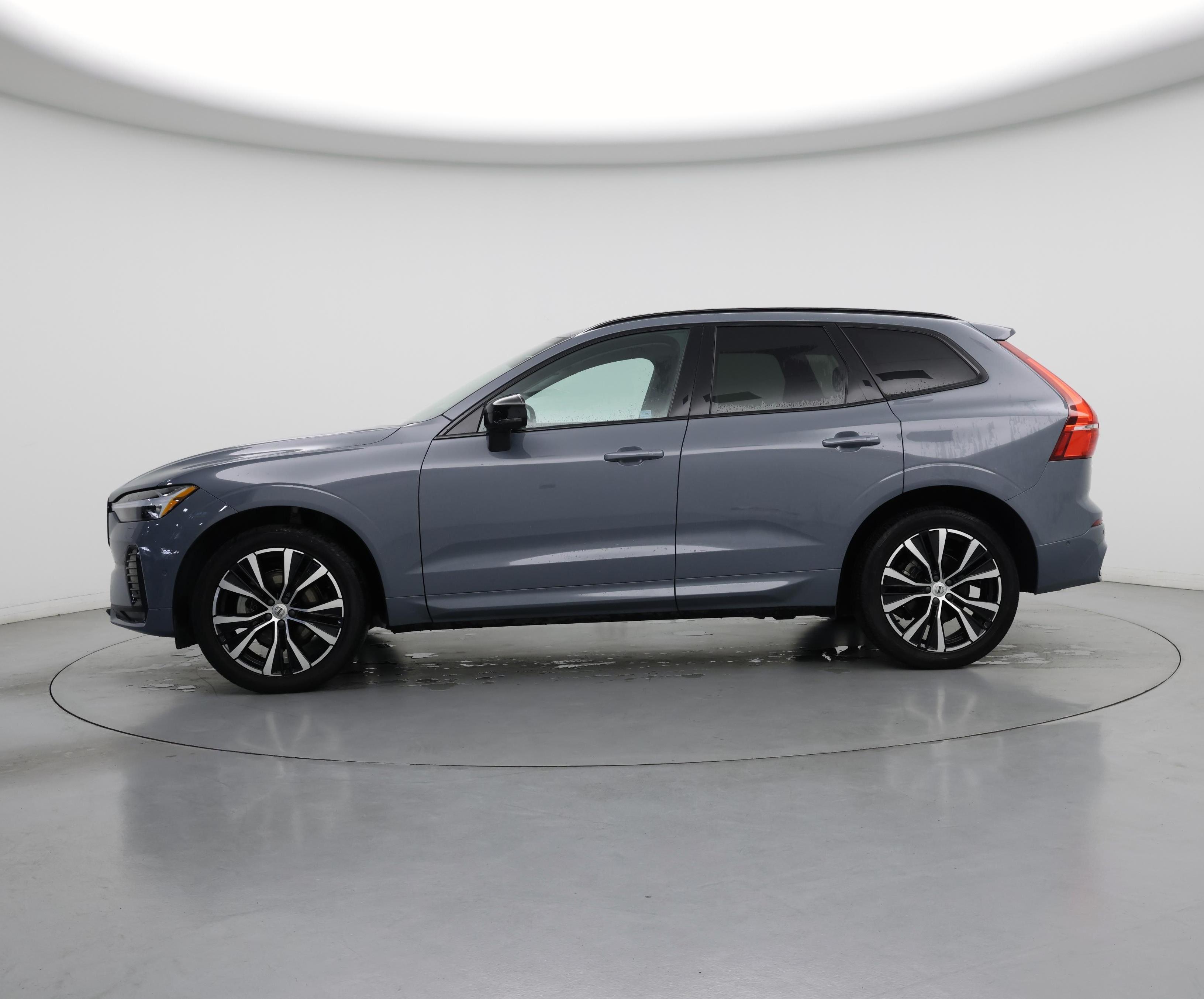 Thumbnail: 2023 Volvo XC60 - 3