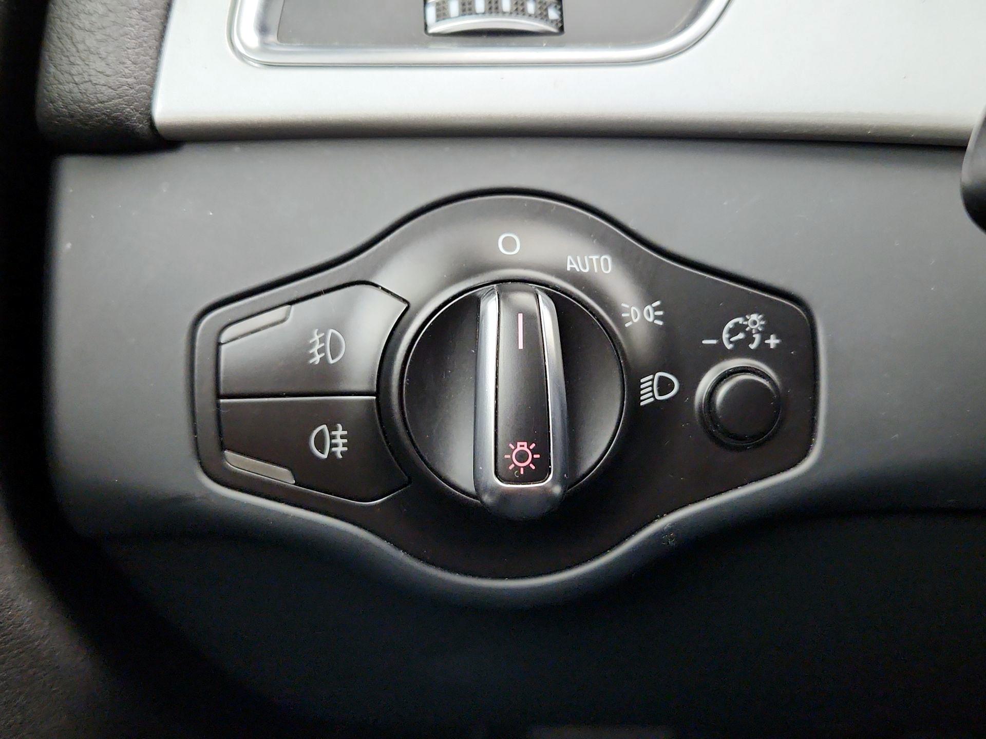 Thumbnail: 2015 Audi A4 - 13