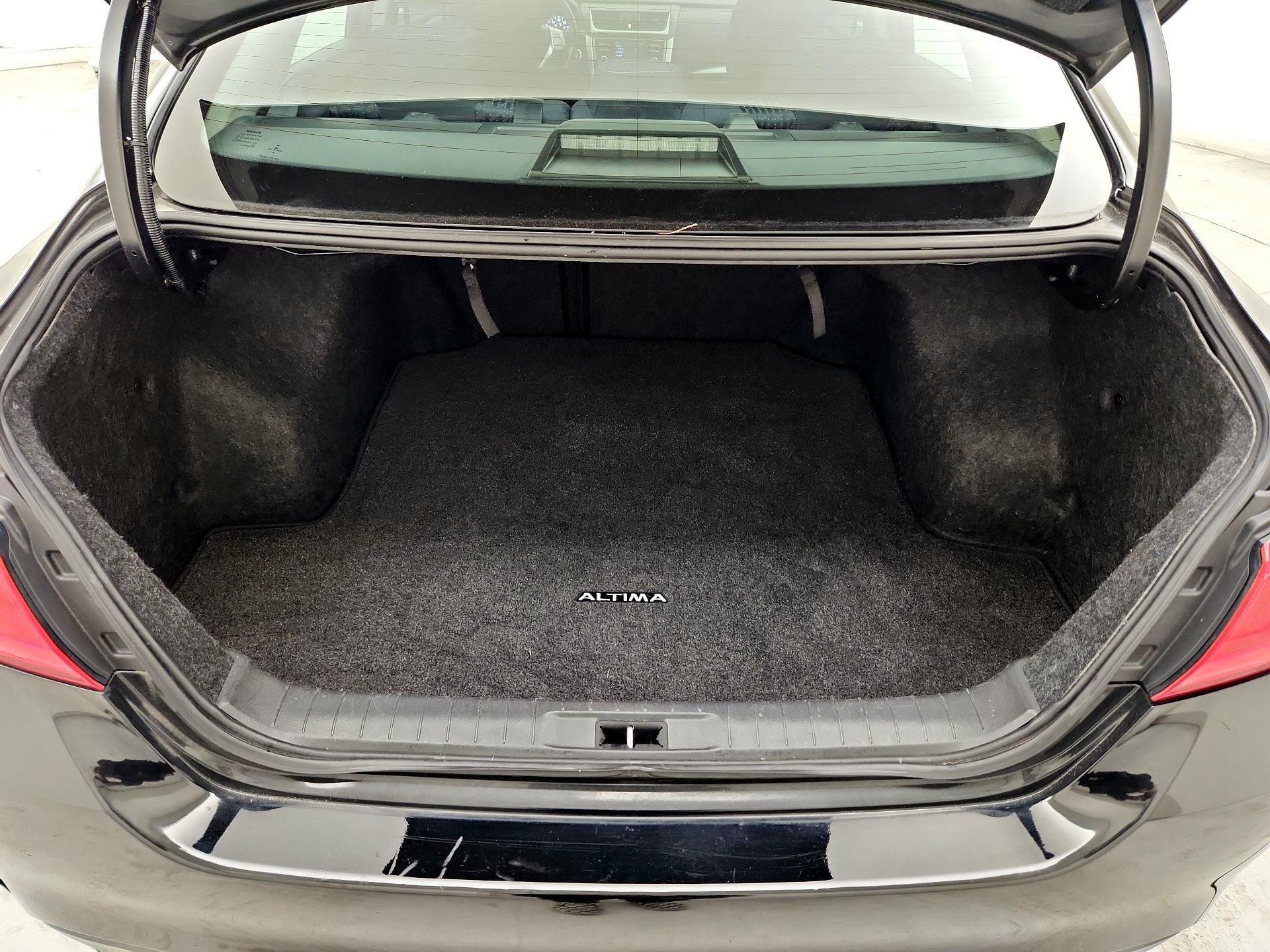 Thumbnail: 2016 Nissan Altima - 20