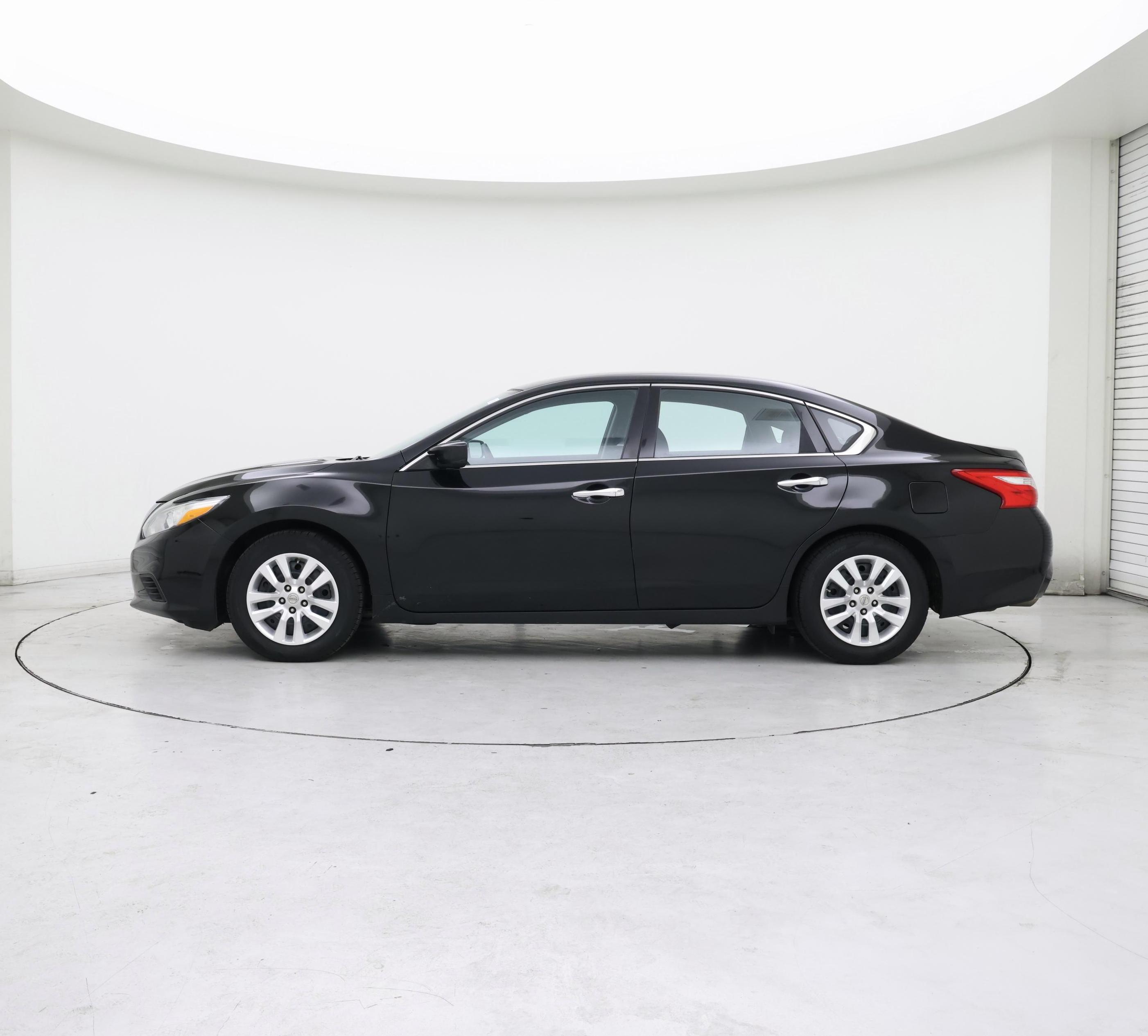 Thumbnail: 2016 Nissan Altima - 3