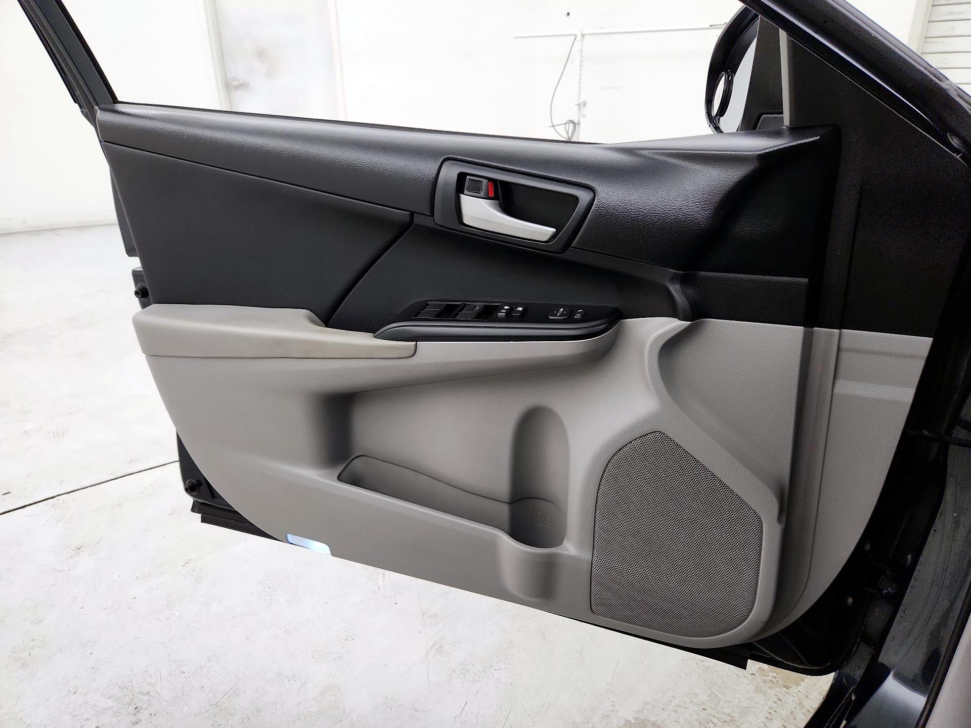 Thumbnail: 2014 Toyota Camry - 12