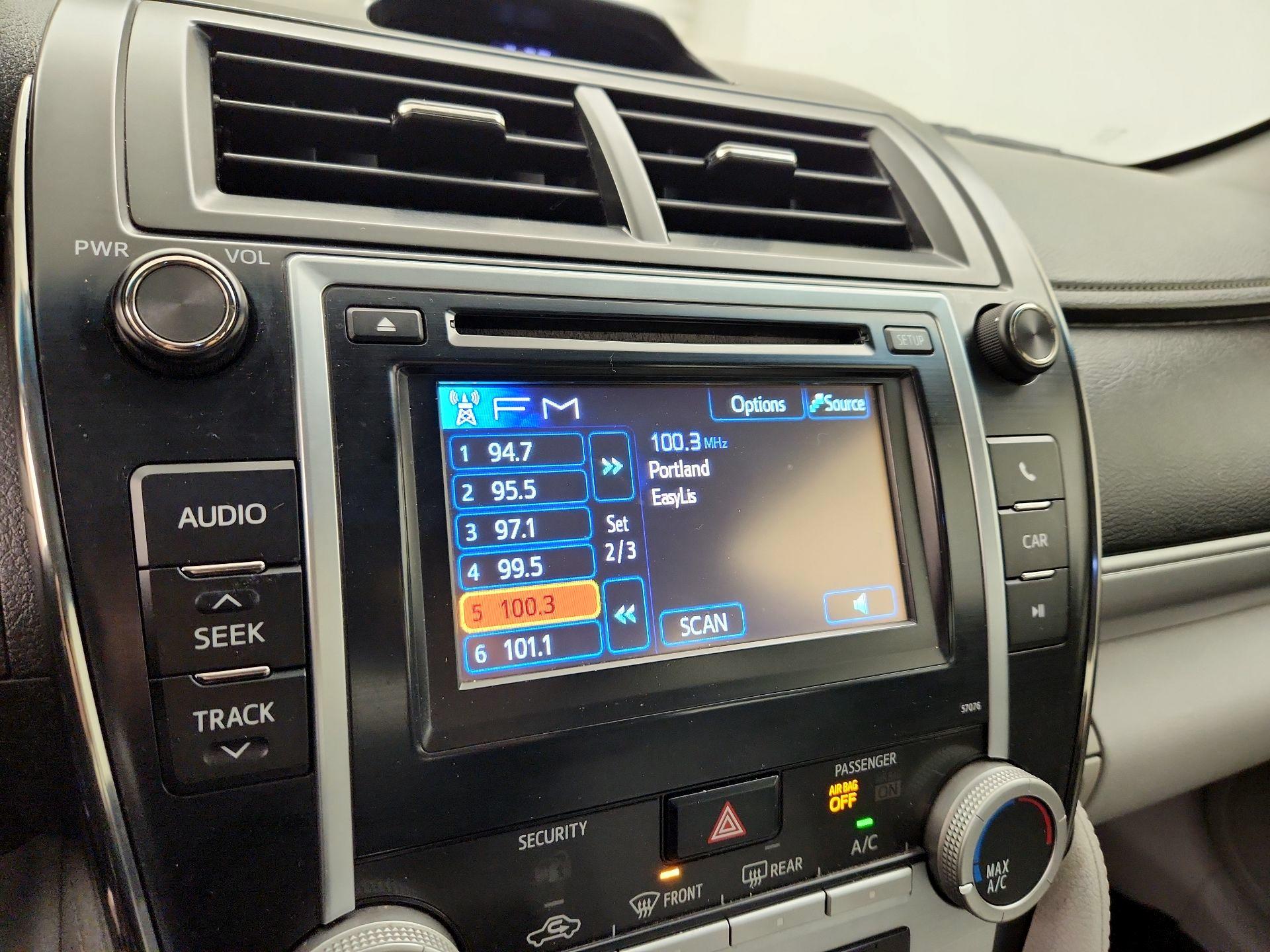 Thumbnail: 2014 Toyota Camry - 14