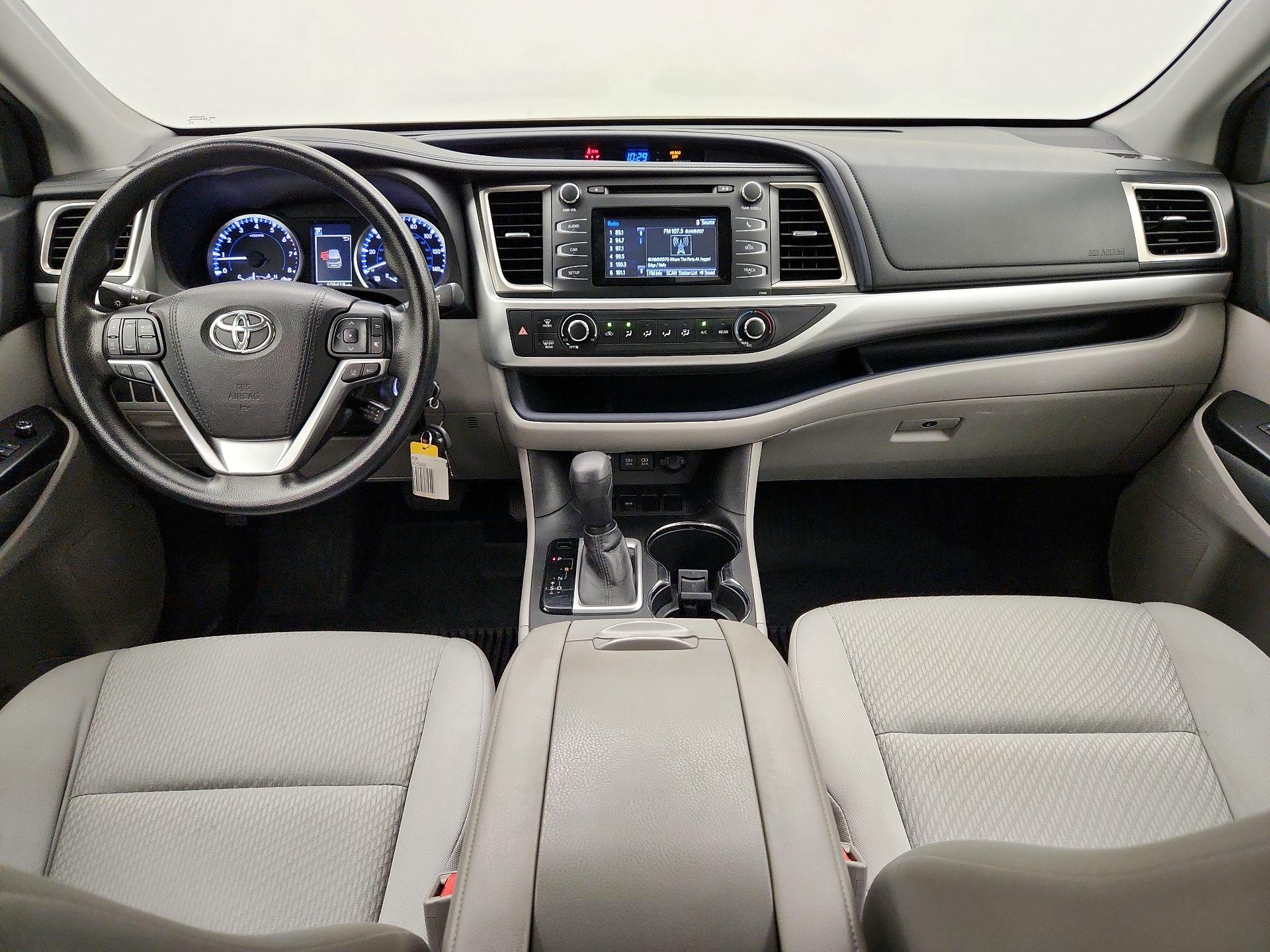 Thumbnail: 2017 Toyota Highlander - 9