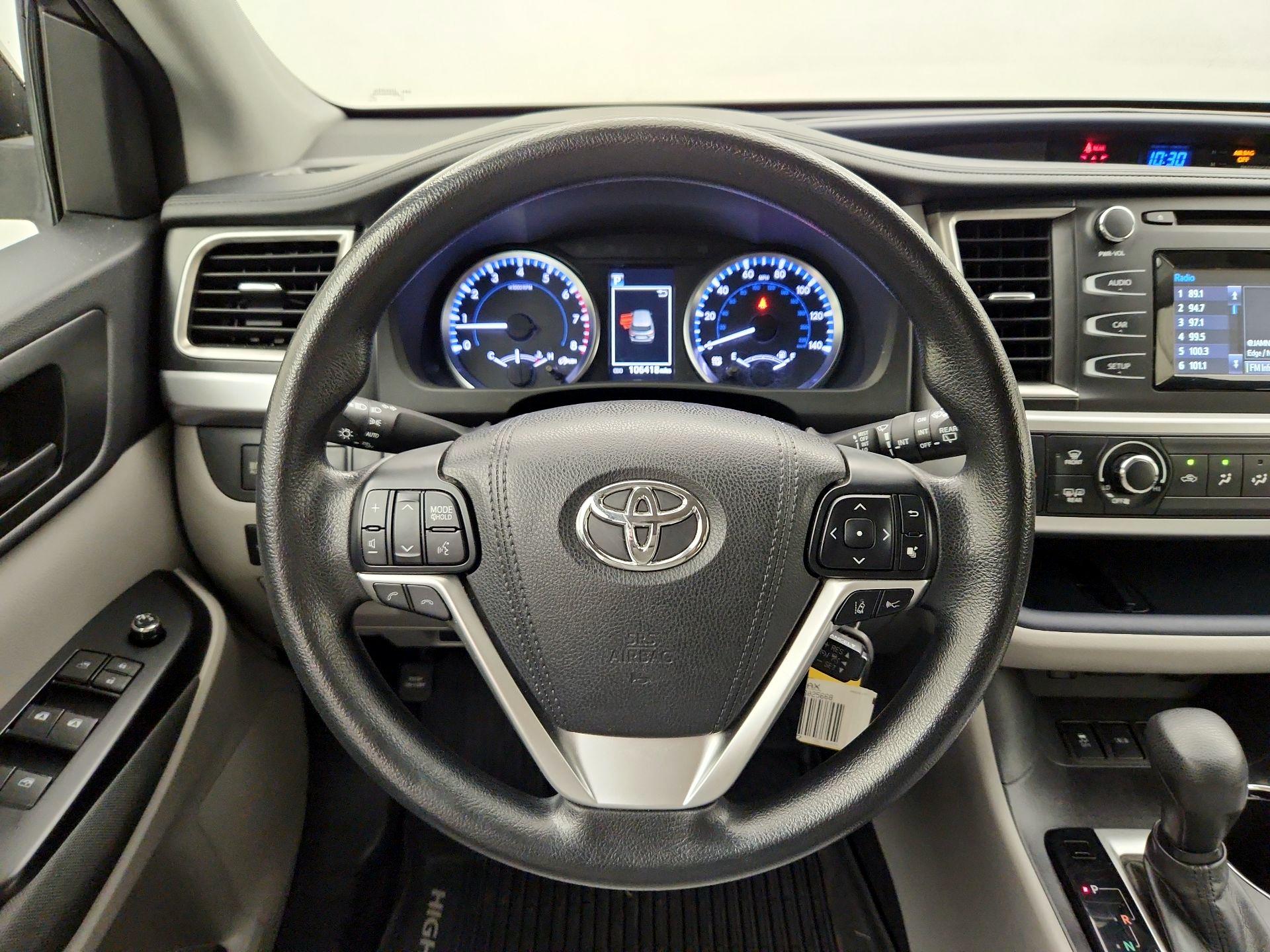 Thumbnail: 2017 Toyota Highlander - 10