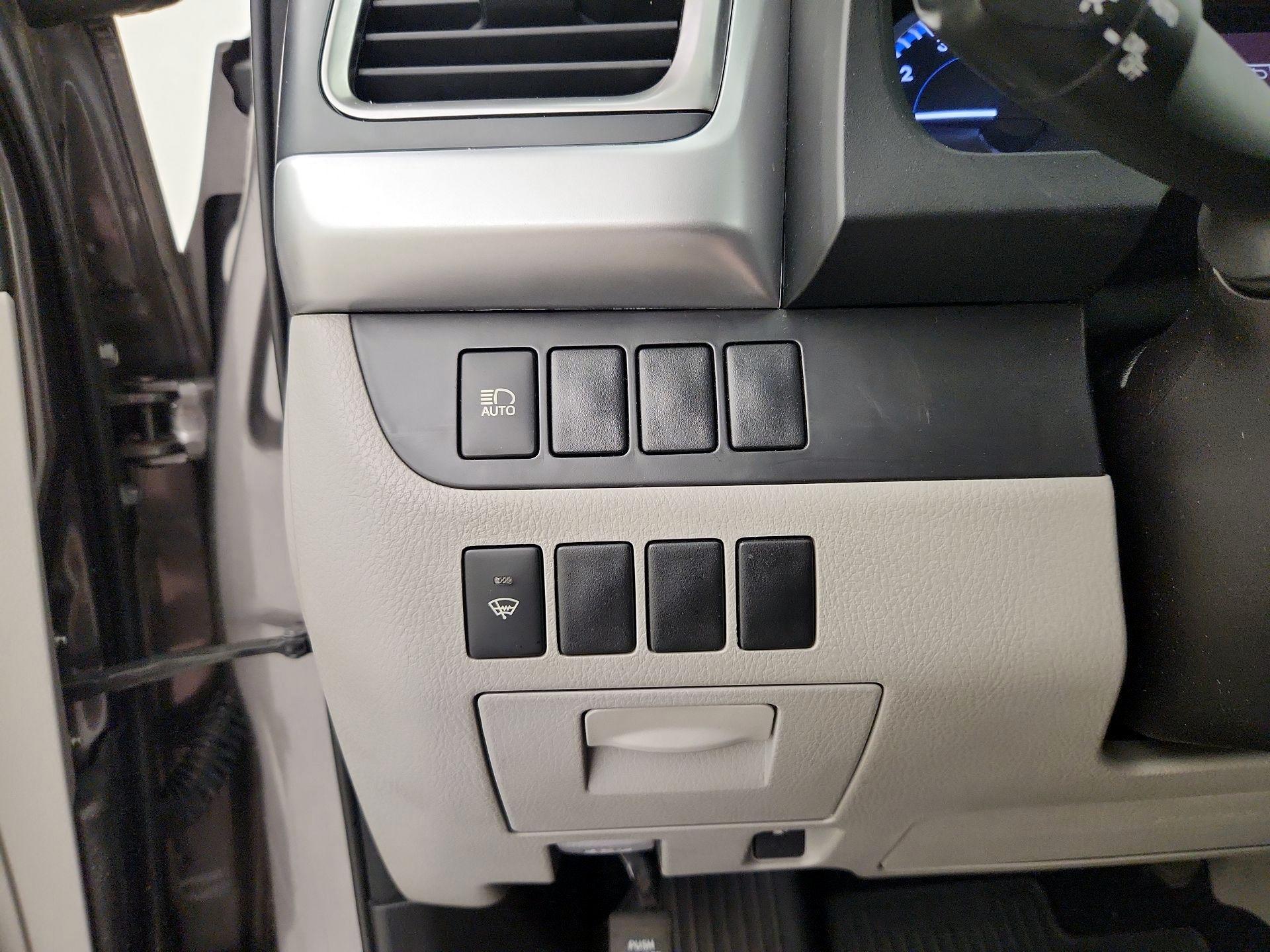 Thumbnail: 2017 Toyota Highlander - 13