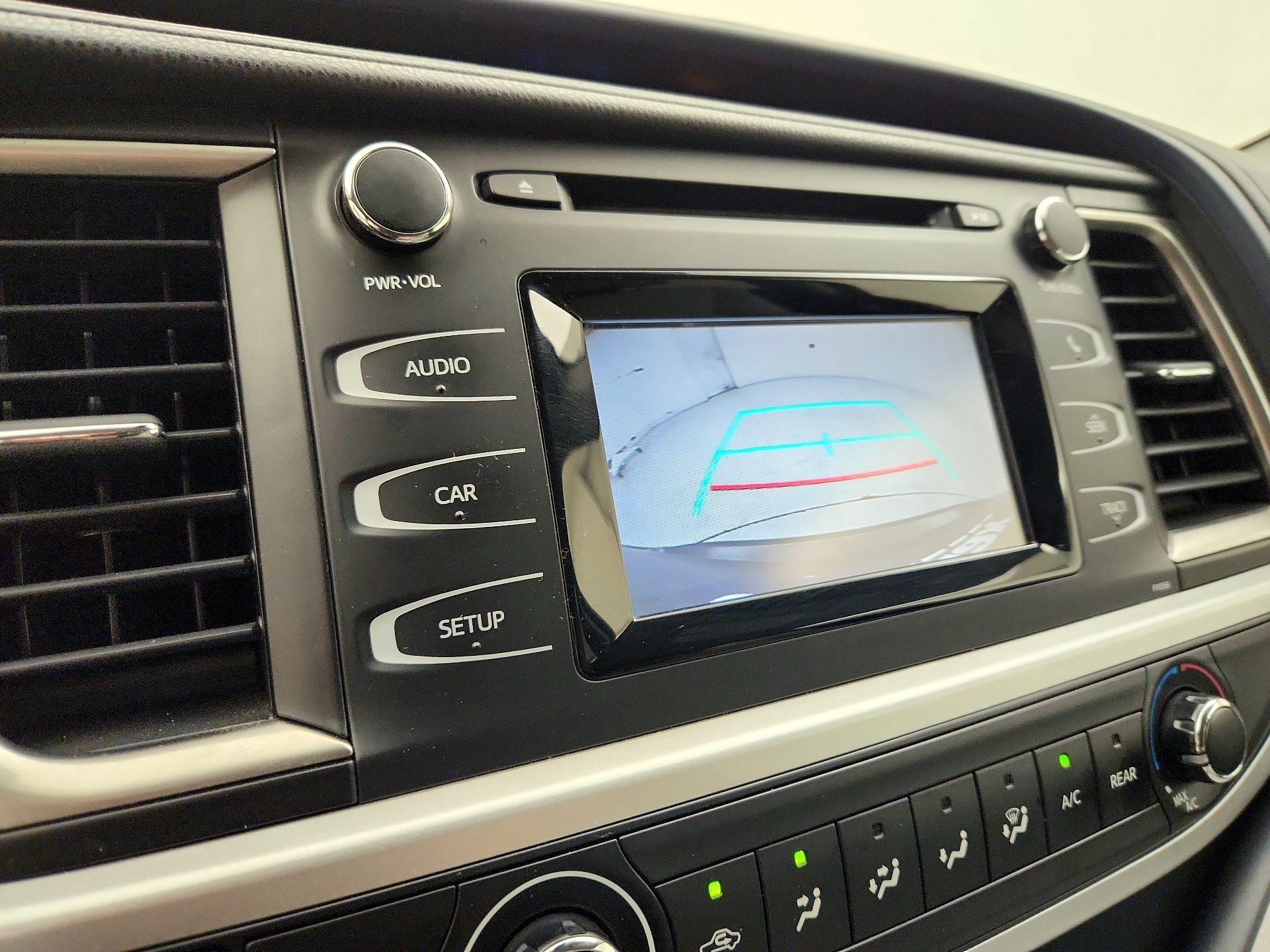 Thumbnail: 2017 Toyota Highlander - 14