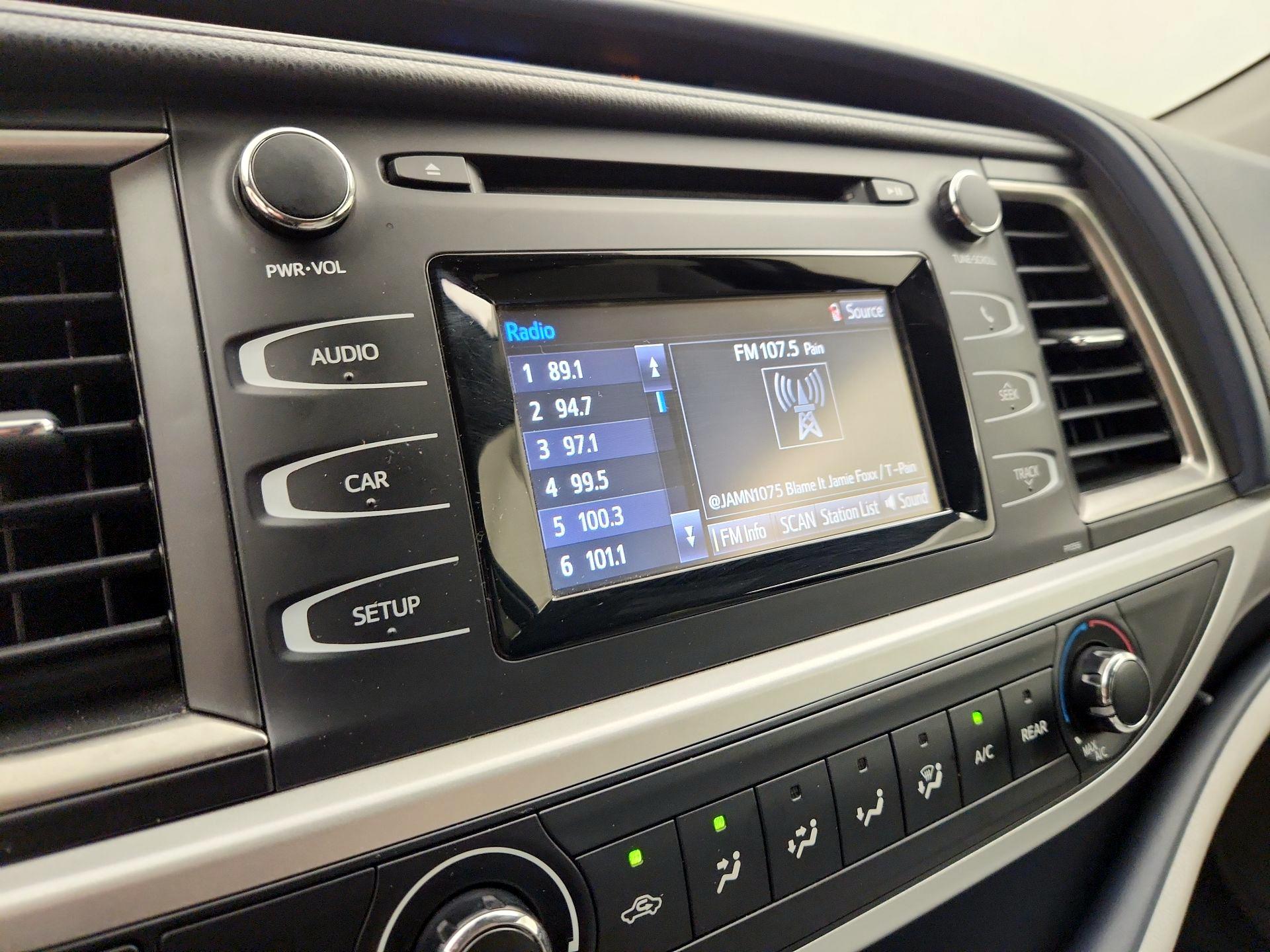 Thumbnail: 2017 Toyota Highlander - 15