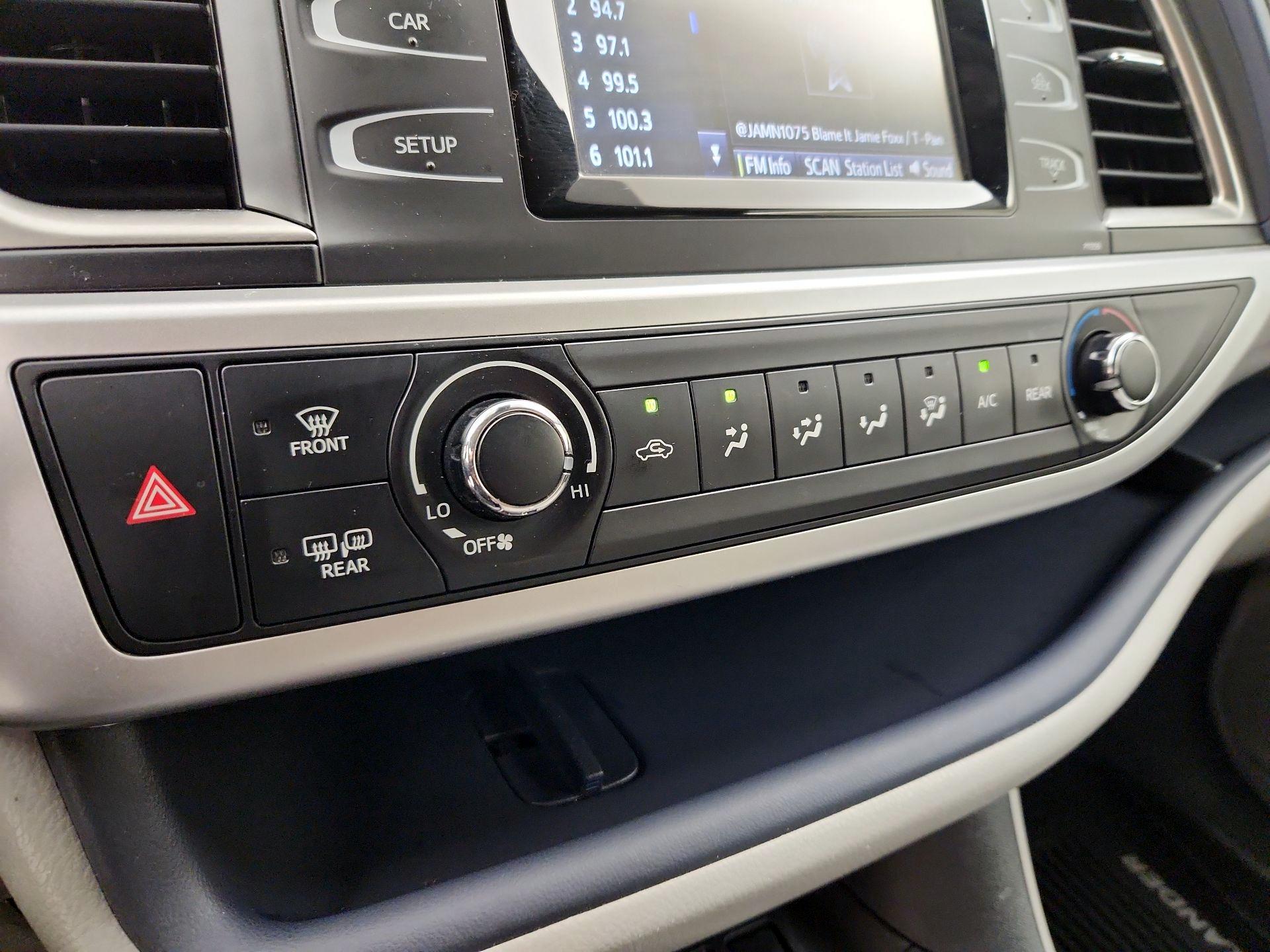 Thumbnail: 2017 Toyota Highlander - 16