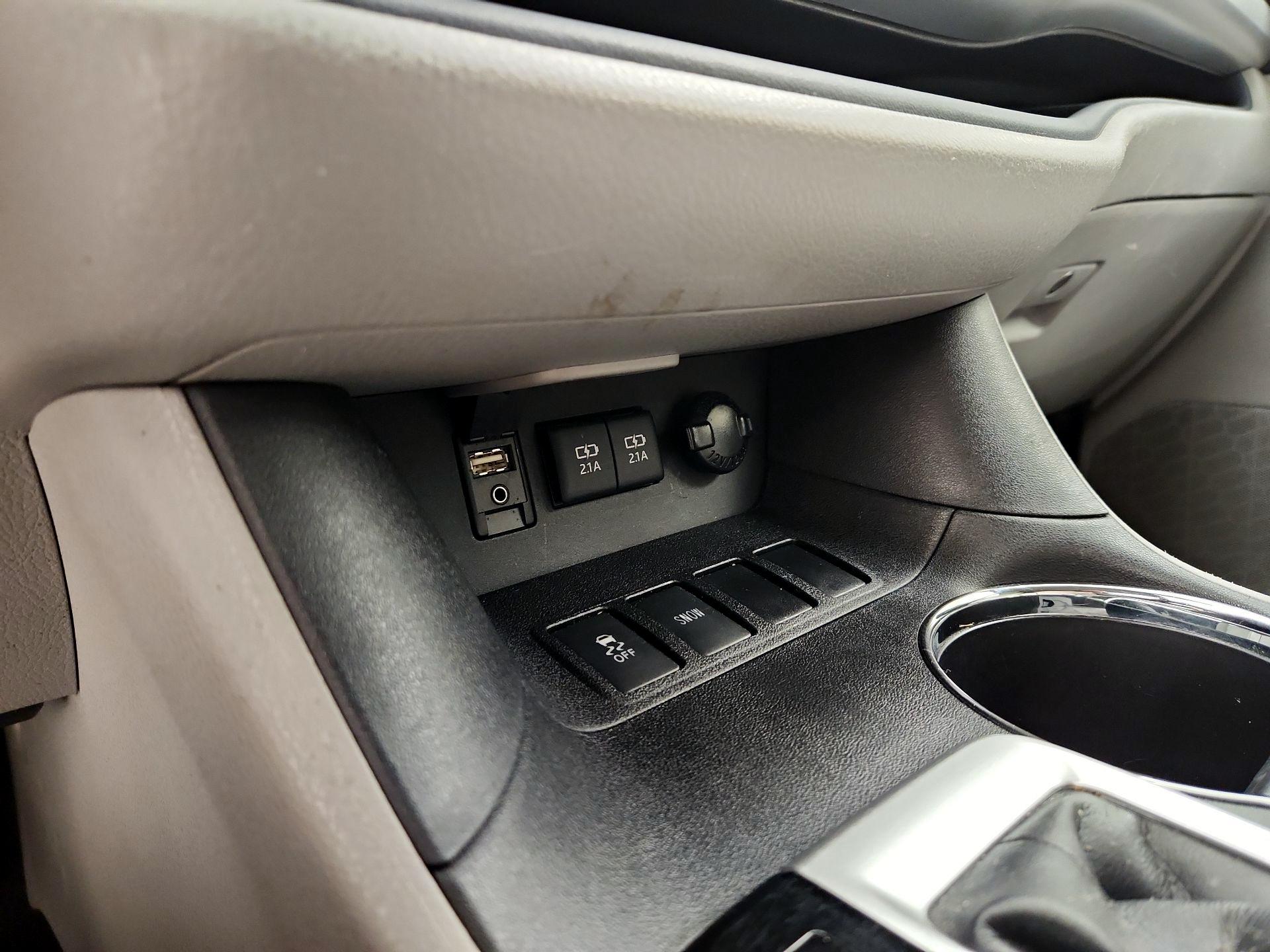 Thumbnail: 2017 Toyota Highlander - 18