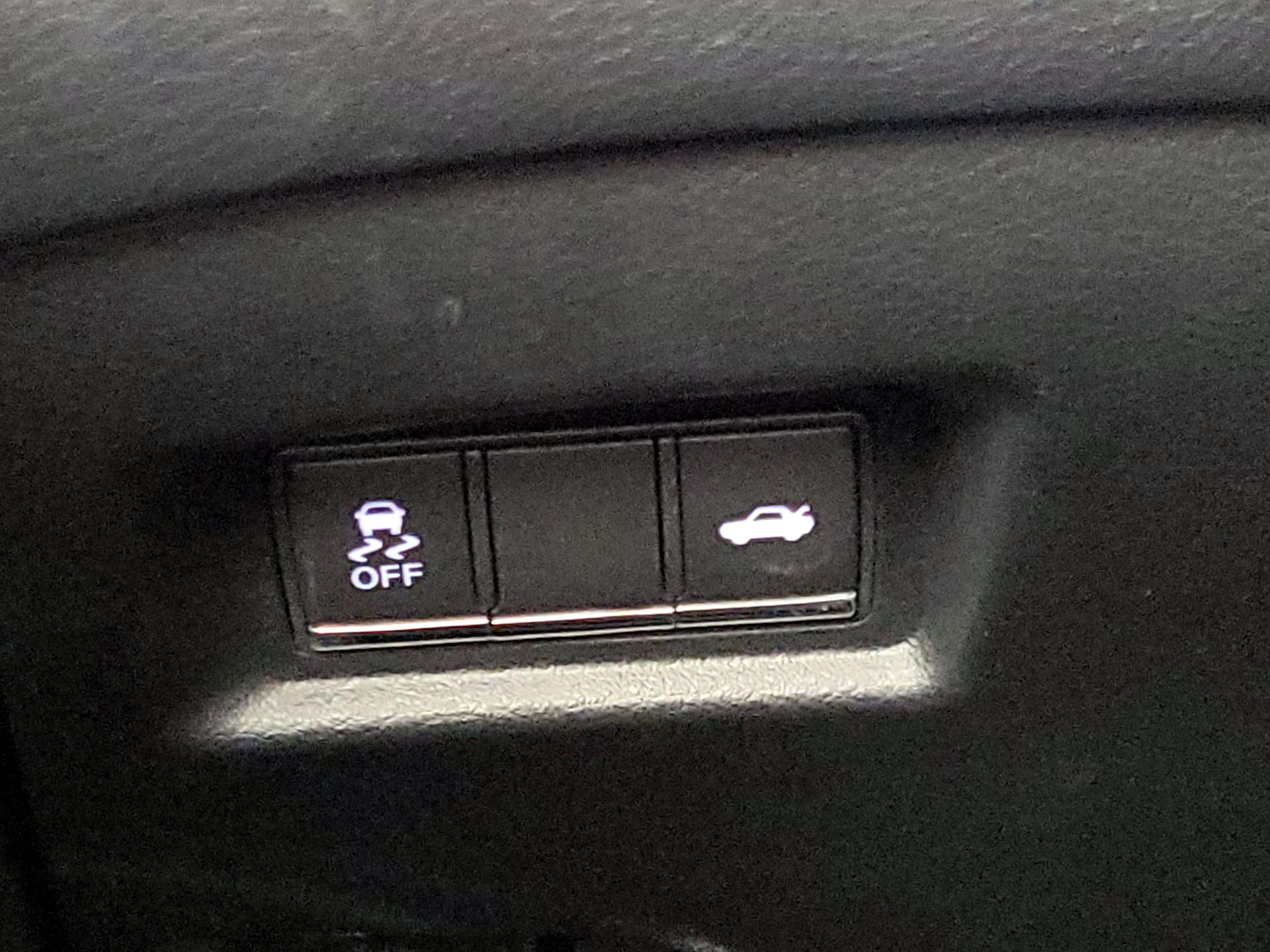 Thumbnail: 2014 INFINITI Q50 - 13